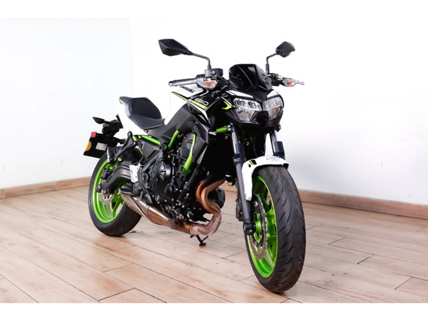 Kawasaki Z650 Blanco Motorcycle