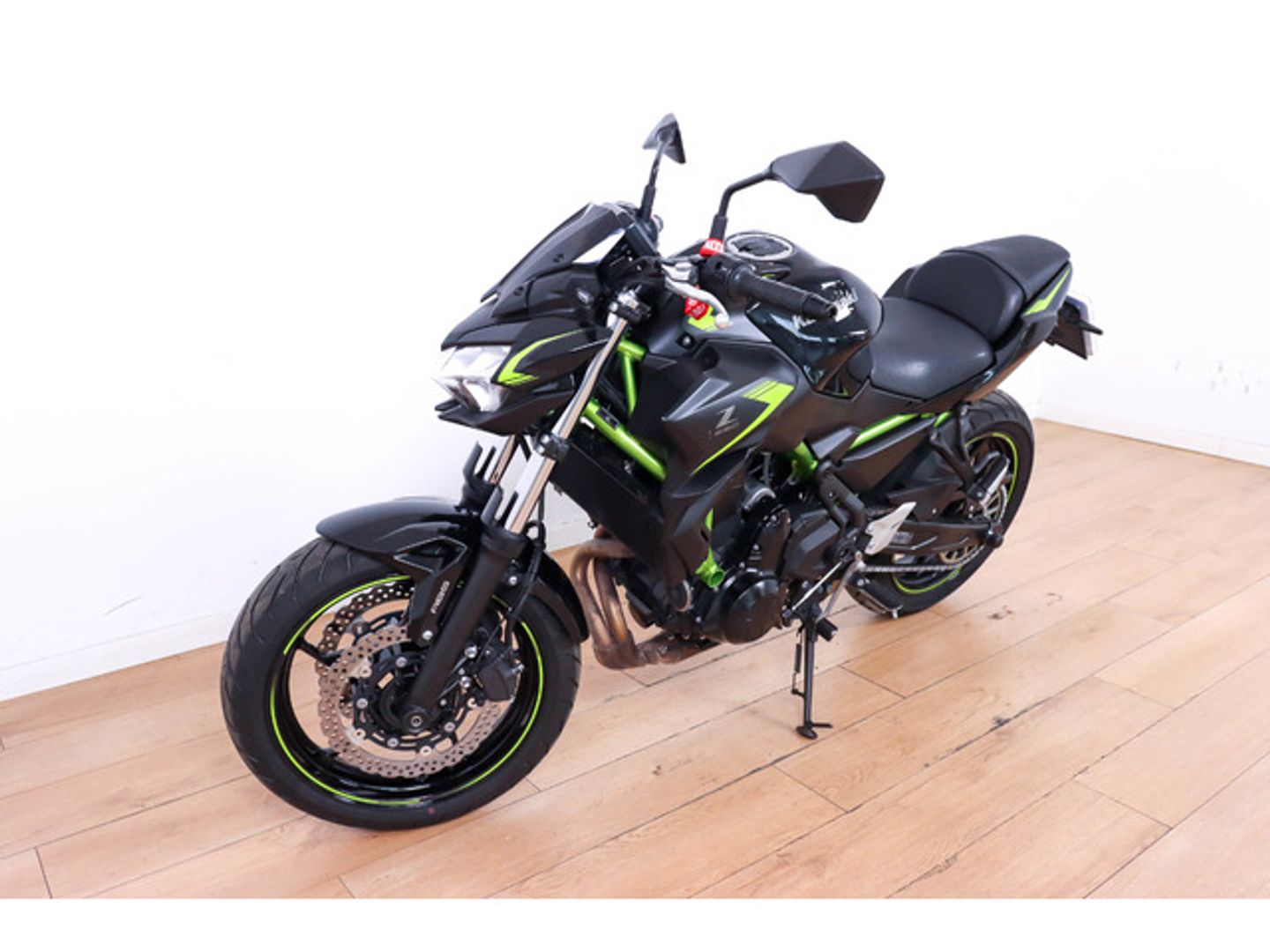 Kawasaki Z650 Negro Motorcycle