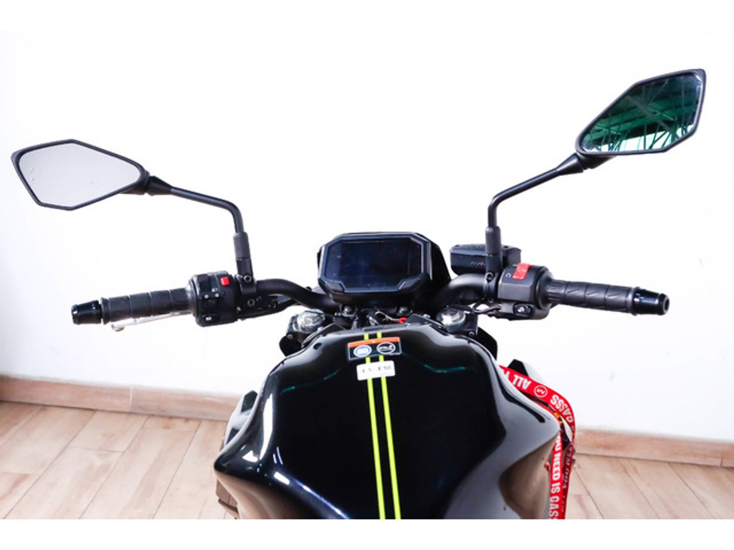 Kawasaki Z650 Negro Motorcycle
