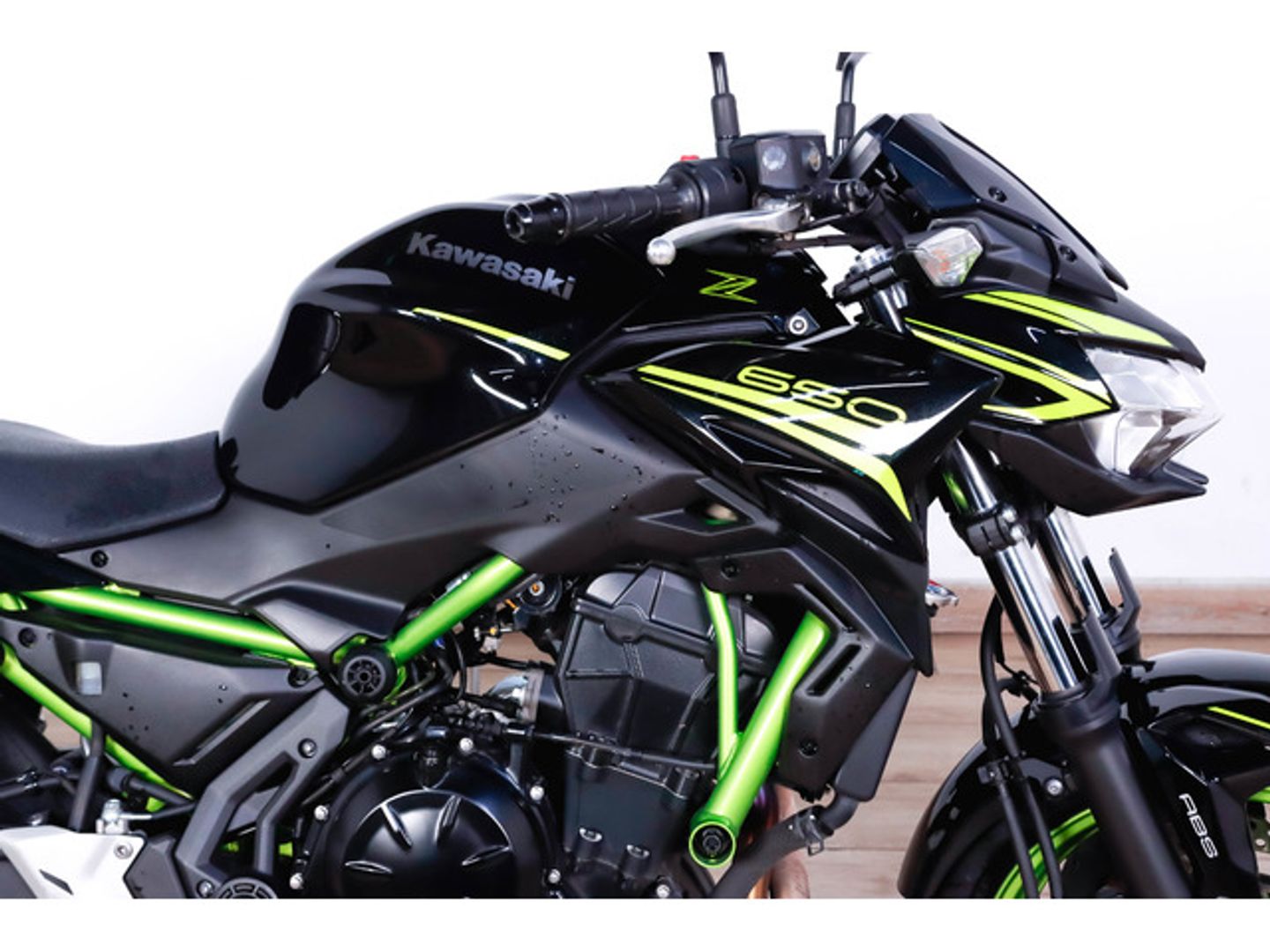 Kawasaki Z650 Negro Motorcycle