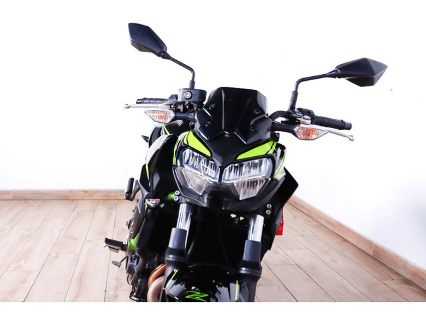Kawasaki Z650 Negro Motorcycle