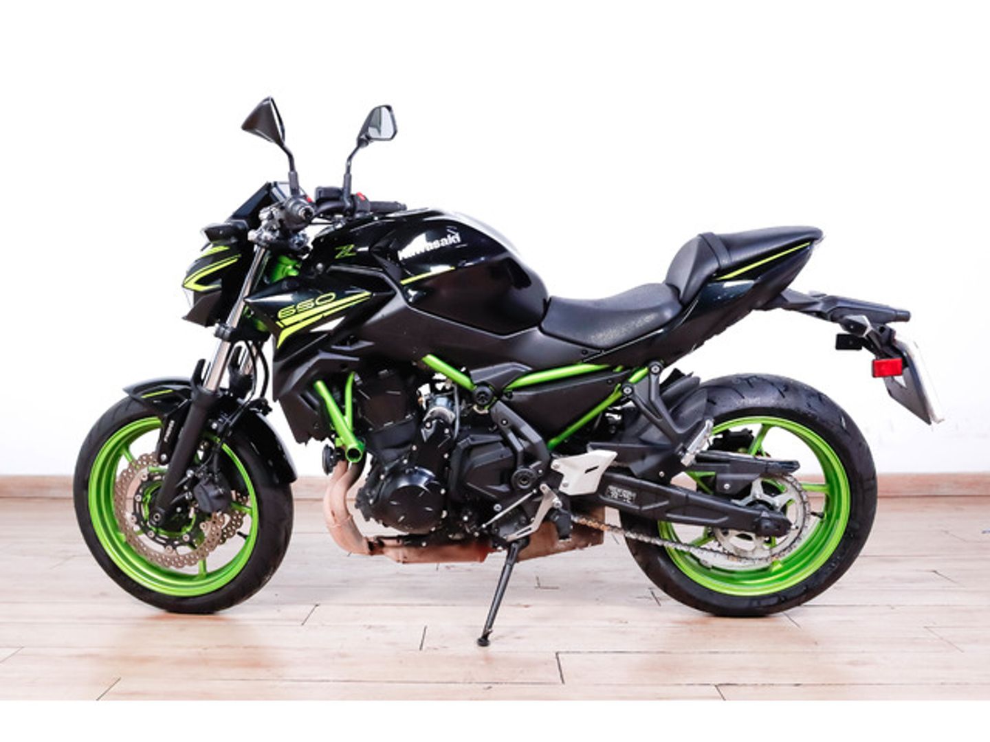 Kawasaki Z650 Negro Motorcycle