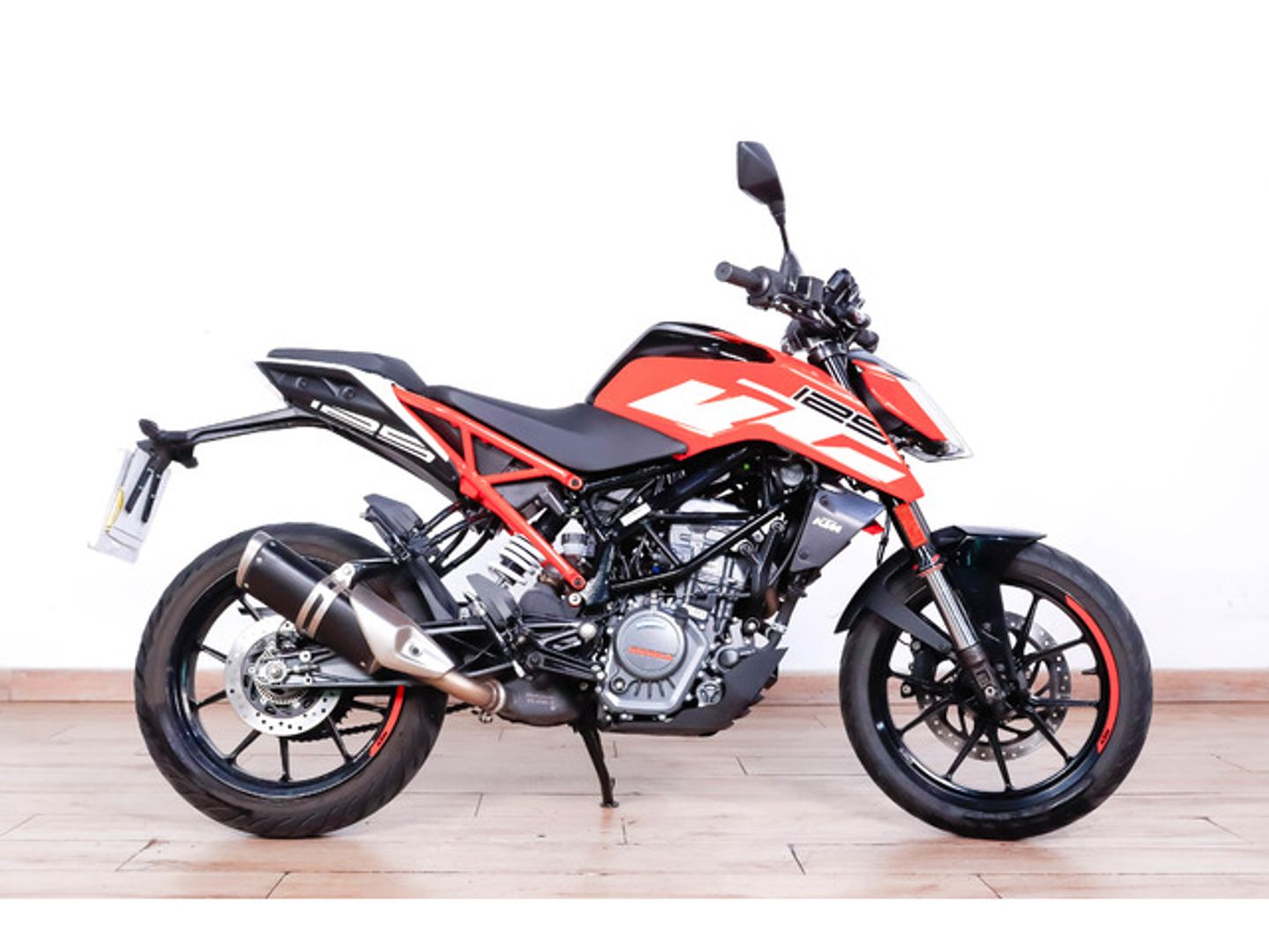 KTM Duke 125 Naranja Motorcycle