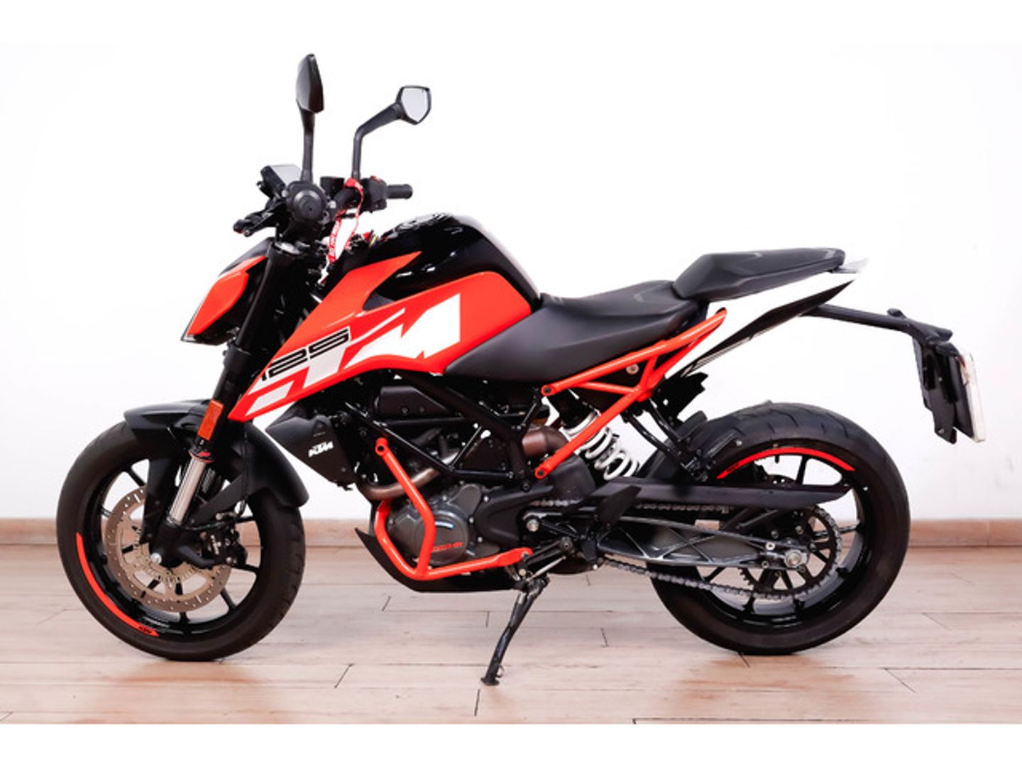 KTM Duke 125 Naranja Motorcycle