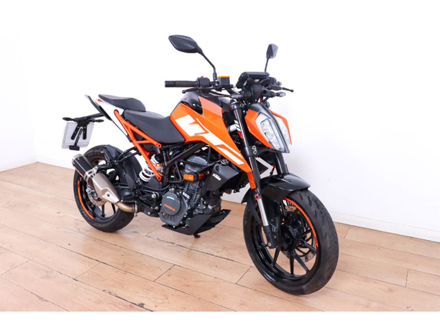 KTM Duke 125 Naranja Motorcycle