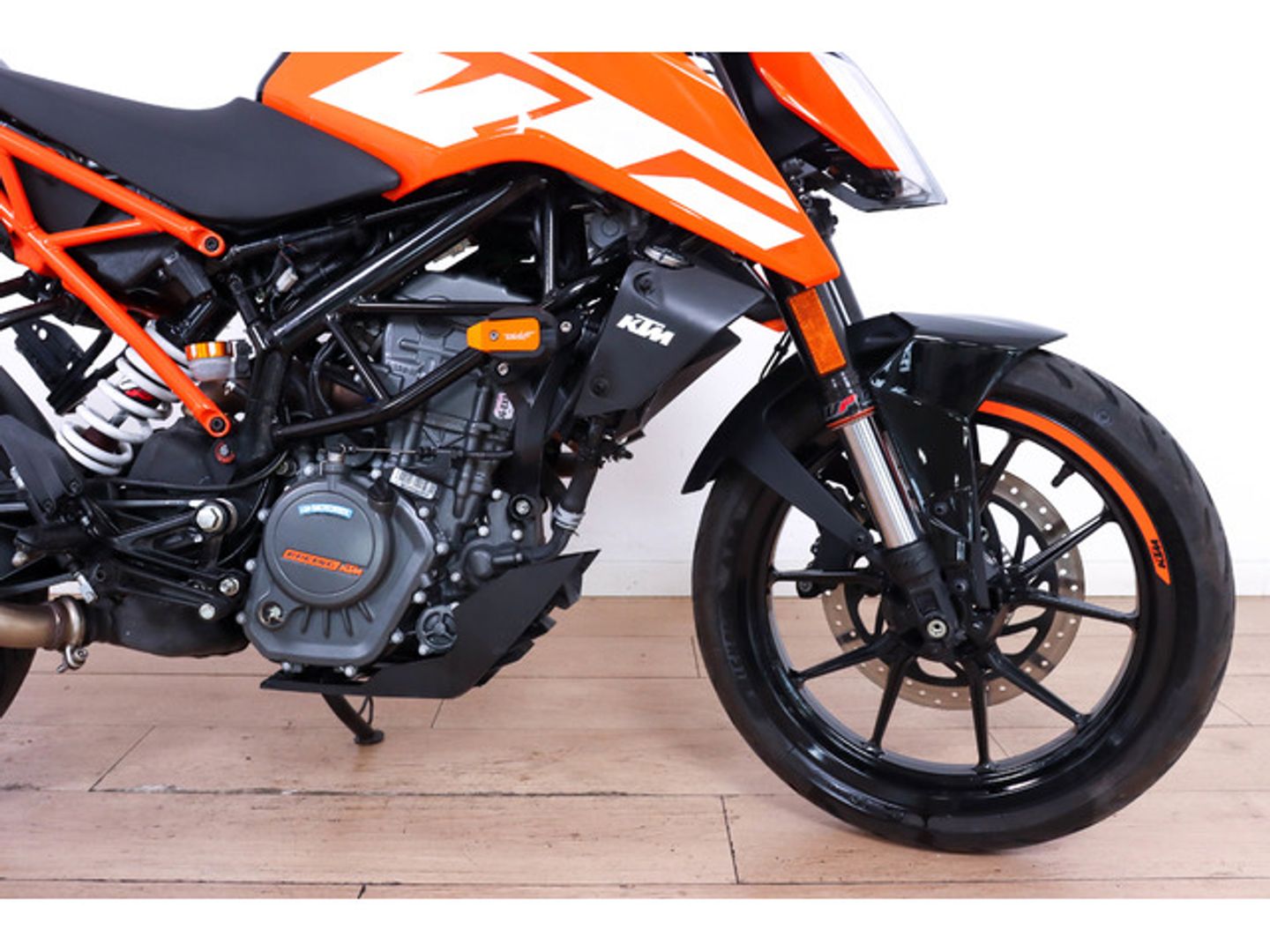 KTM Duke 125 Naranja Motorcycle