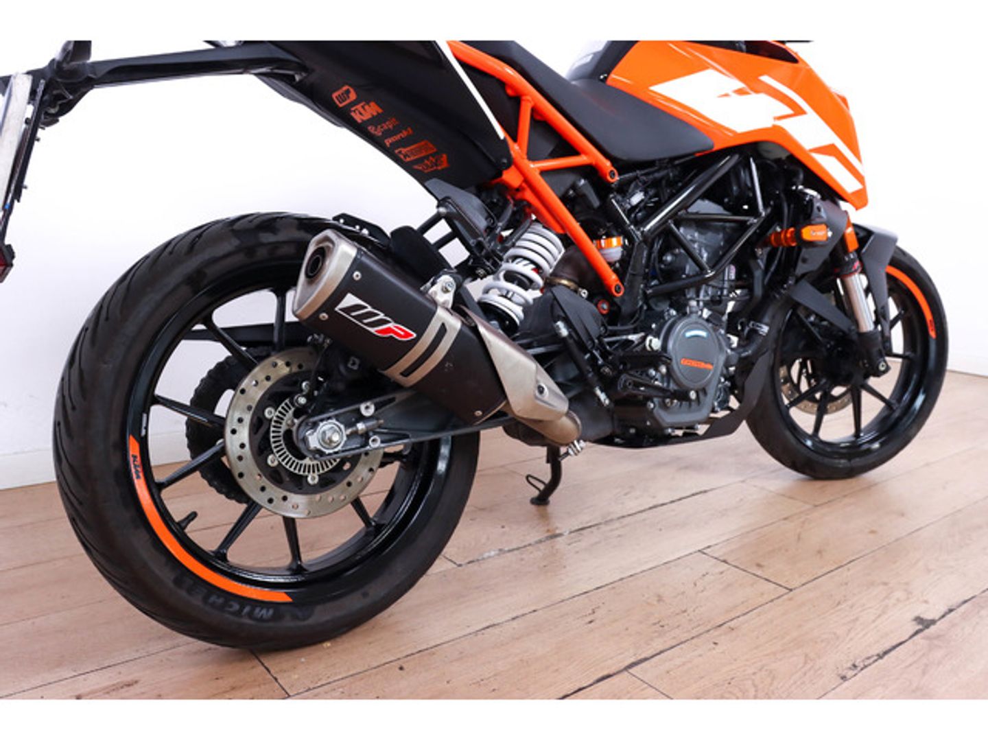 KTM Duke 125 Naranja Motorcycle