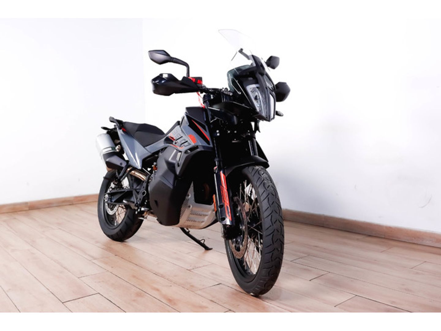 KTM 890 Adventure R Gris Motorcycle