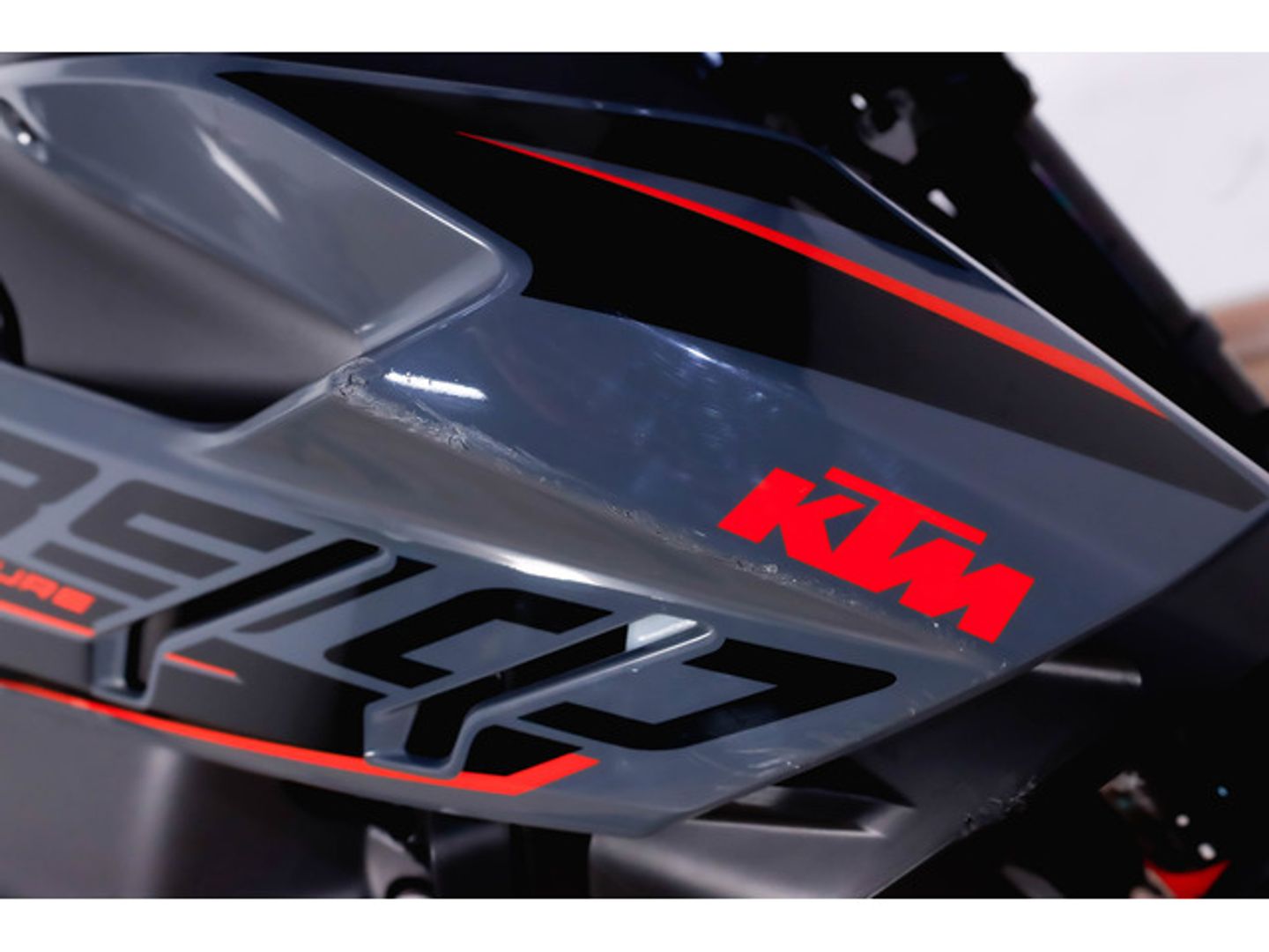 KTM 890 Adventure R Gris Motorcycle