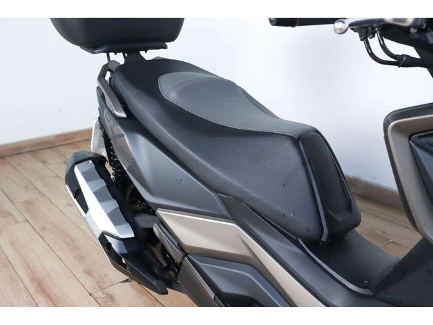 KYMCO DTX 125 Gris oscuro Motorcycle