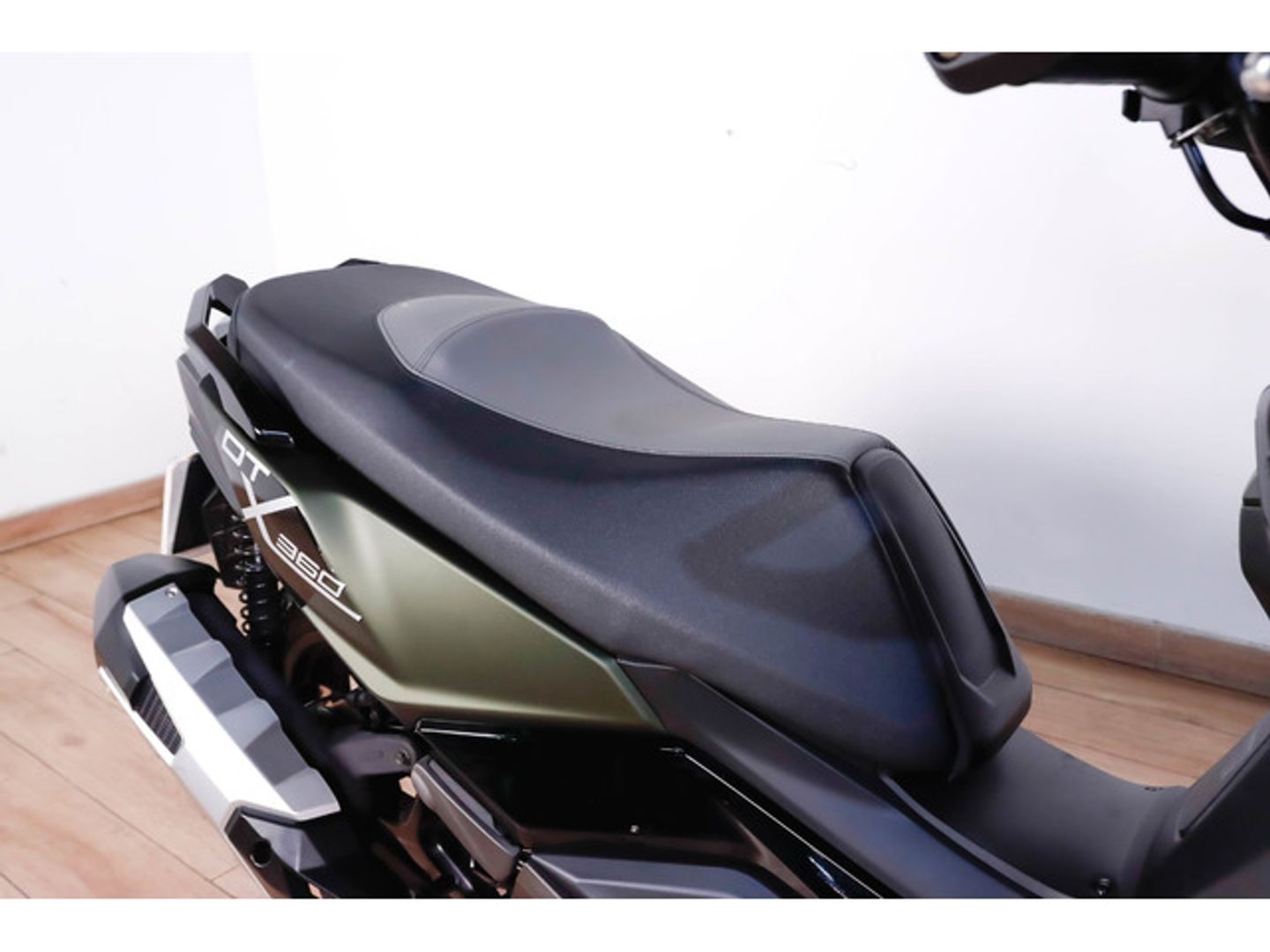 Kymco DTX 360 Gris oscuro Motorcycle