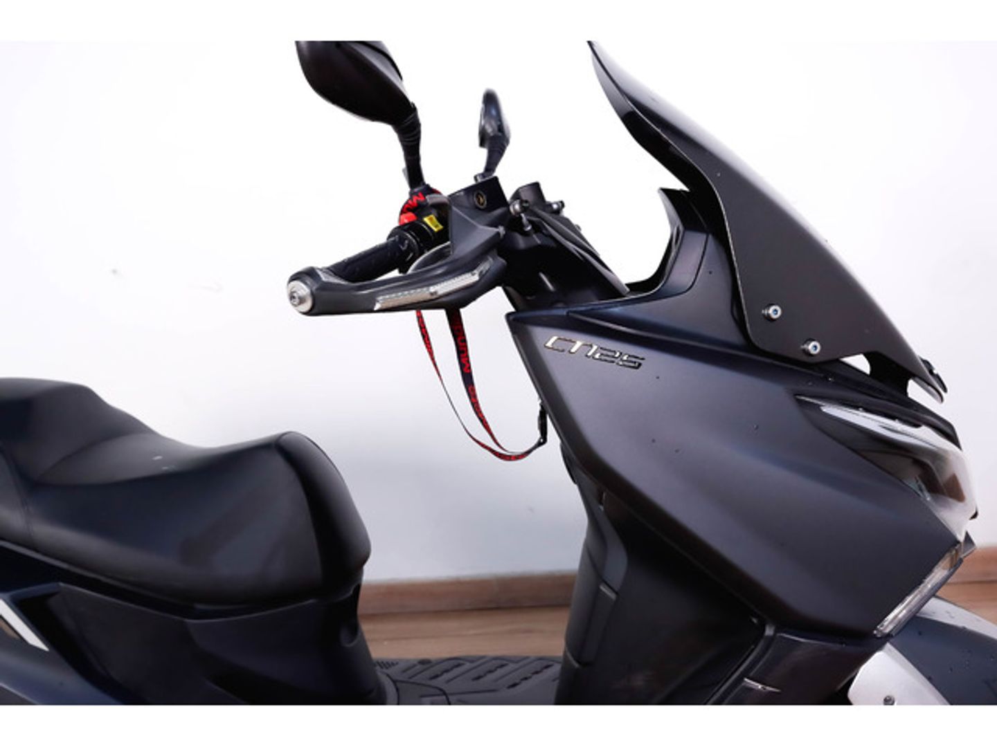KYMCO X-Town CT 125 Gris oscuro Motorcycle