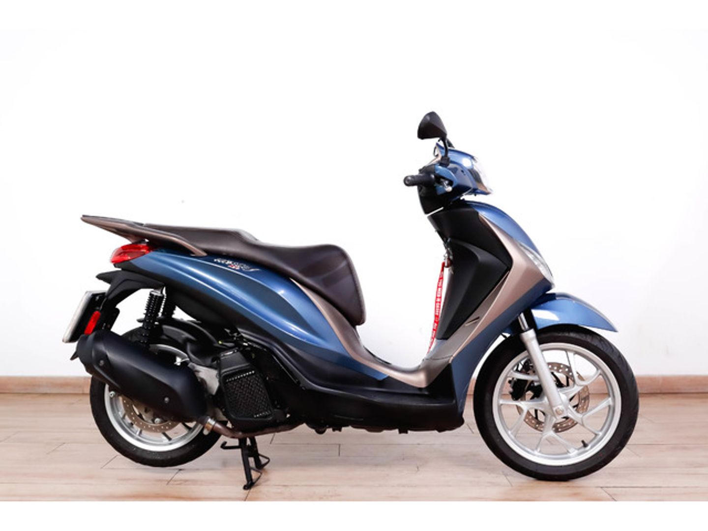 Piaggio Medley 125 Azul Motorcycle
