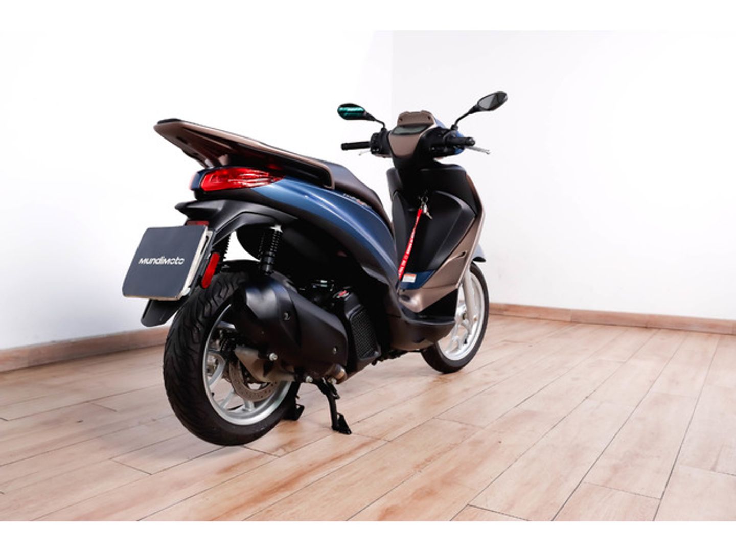 Piaggio Medley 125 Azul Motorcycle