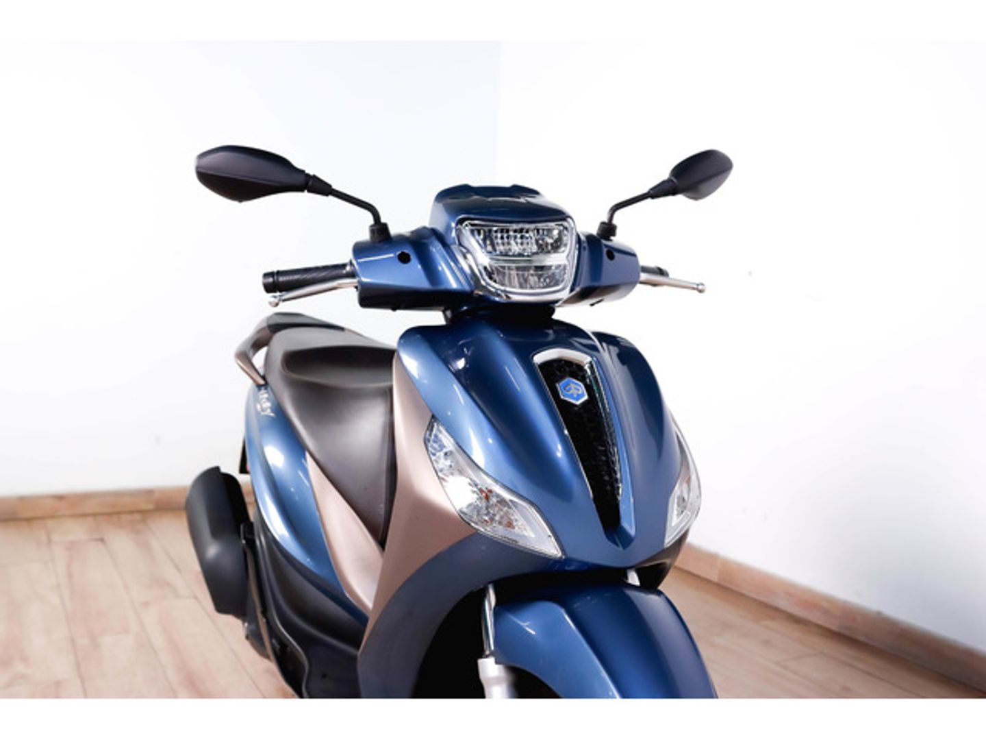 Piaggio Medley 125 Azul Motorcycle