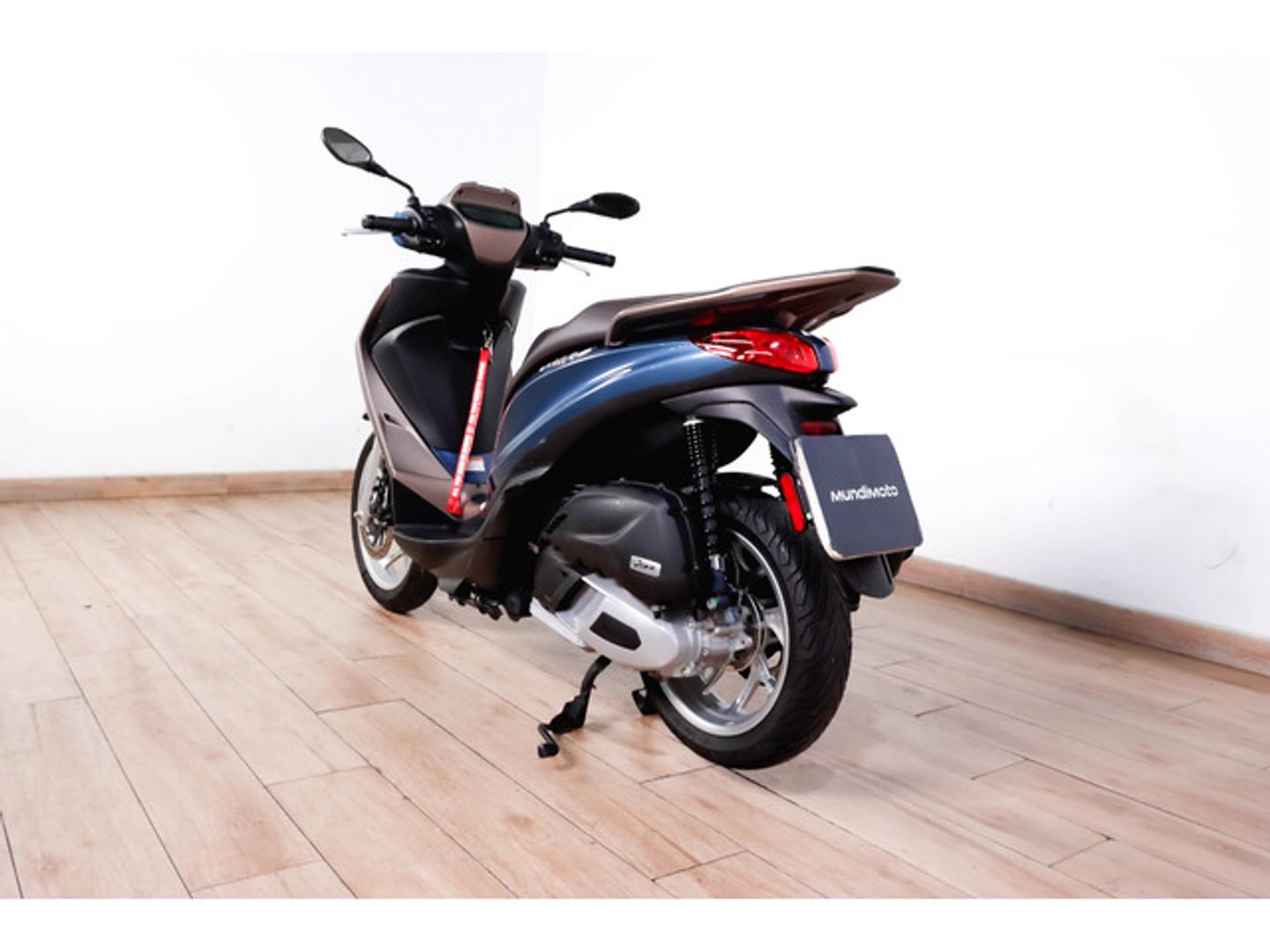 Piaggio Medley 125 Azul Motorcycle