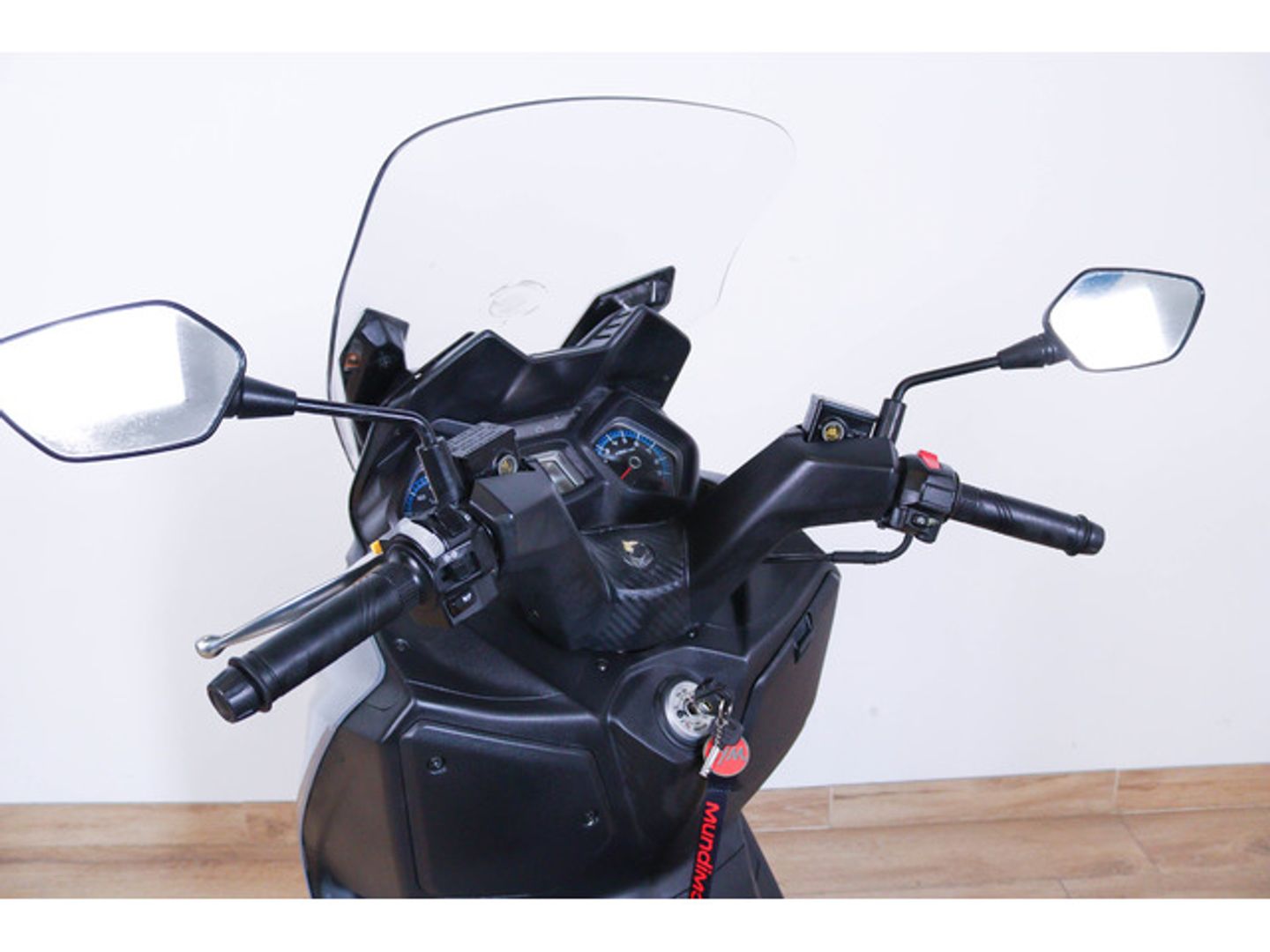 SYM Joymax Z+ 125 Gris Motorcycle