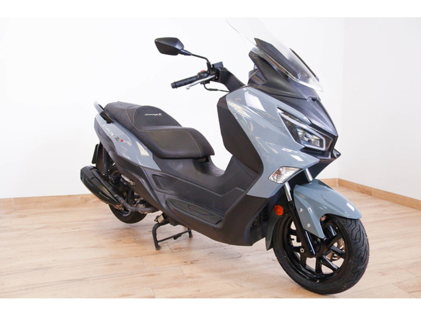 SYM Joymax Z+ 125 Gris Motorcycle
