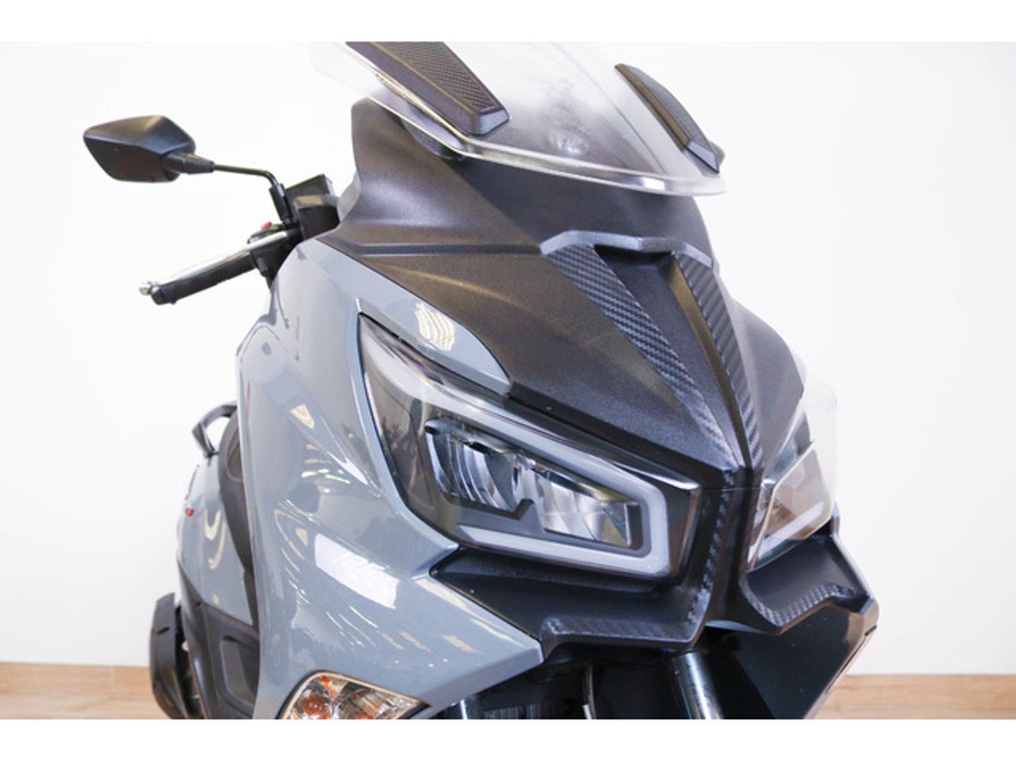 SYM Joymax Z+ 125 Gris Motorcycle