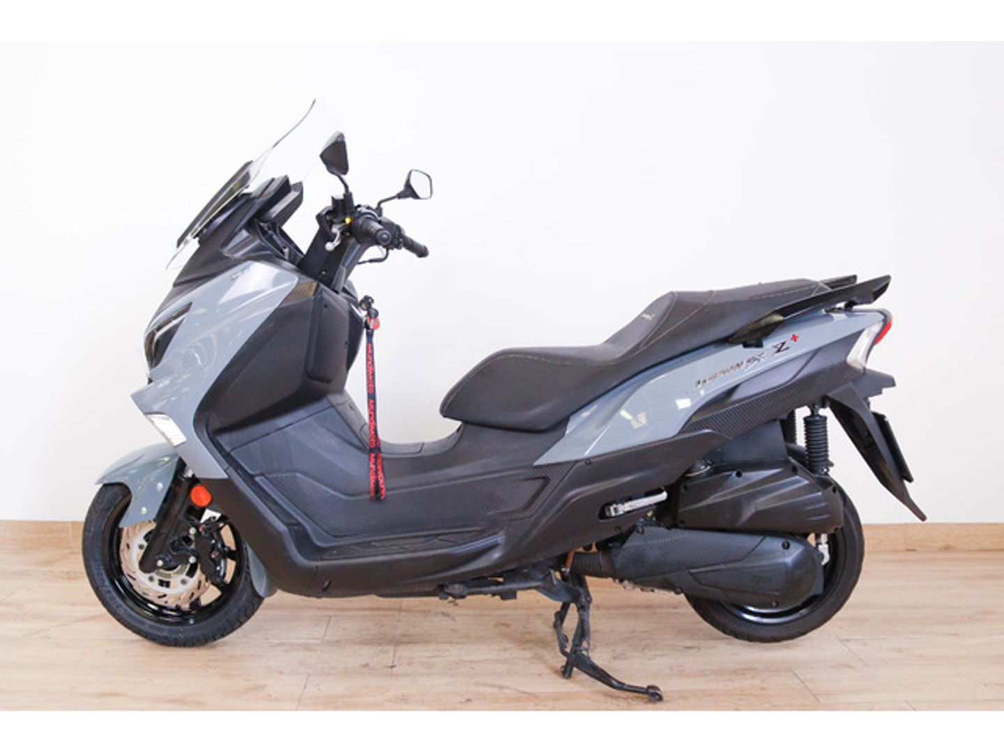 SYM Joymax Z+ 125 Gris Motorcycle