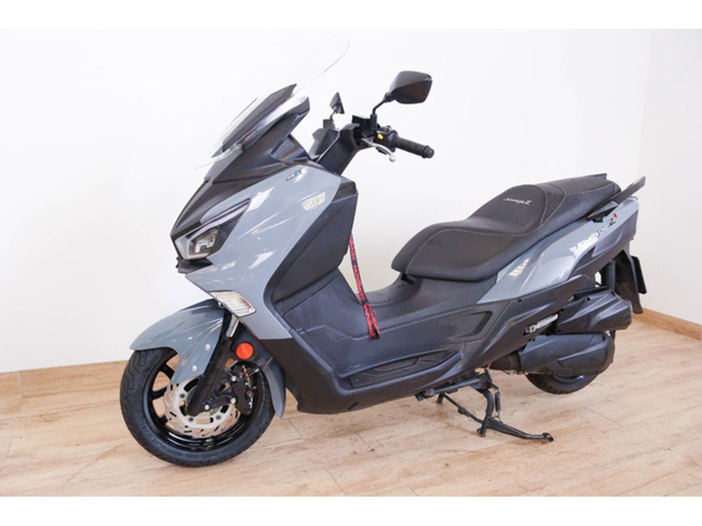SYM Joymax Z+ 125 Gris Motorcycle