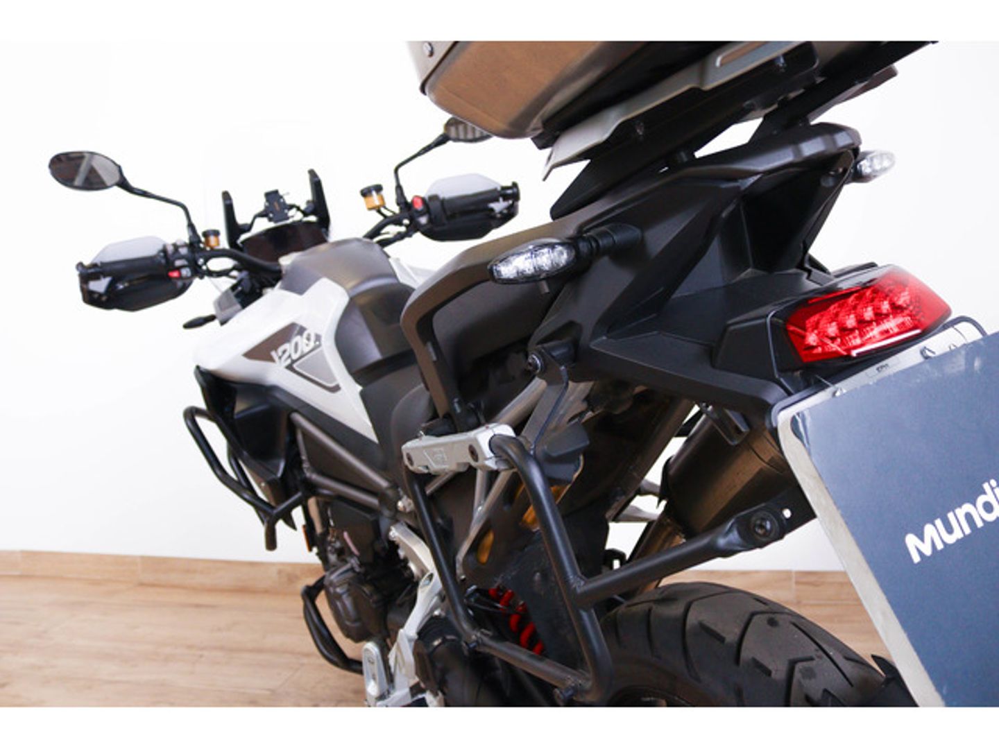 Triumph Tiger 1200 GT Pro Blanco Motorcycle