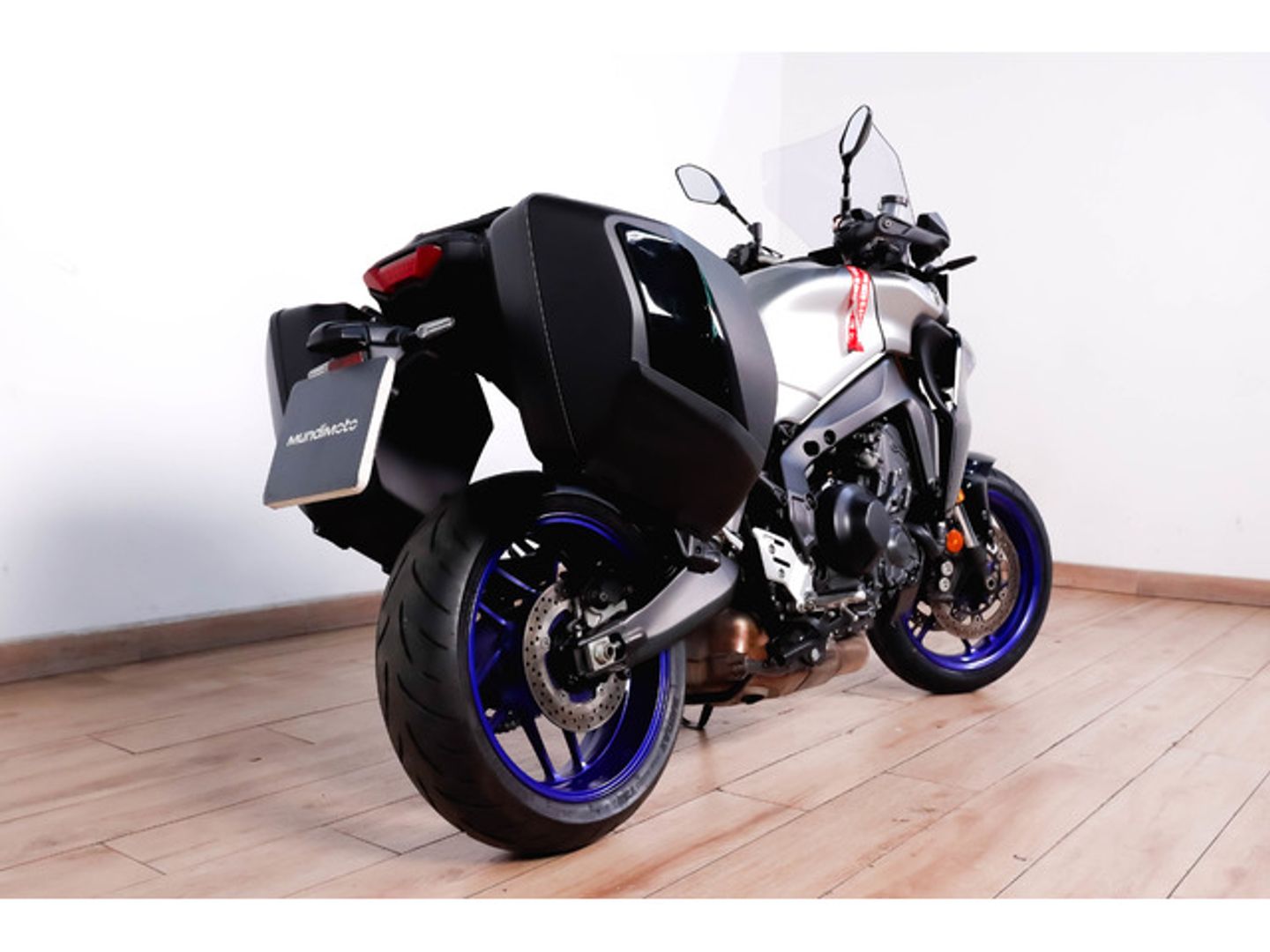 Yamaha Tracer 9 GT Gris Plata Motorcycle