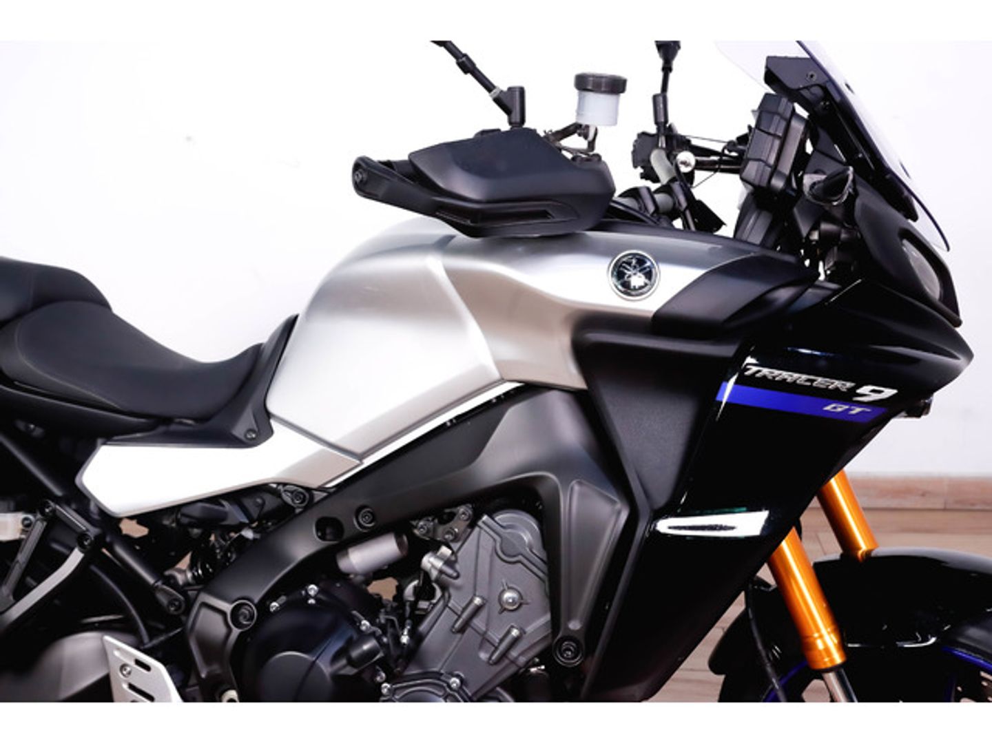 Yamaha Tracer 9 GT Gris Plata Motorcycle