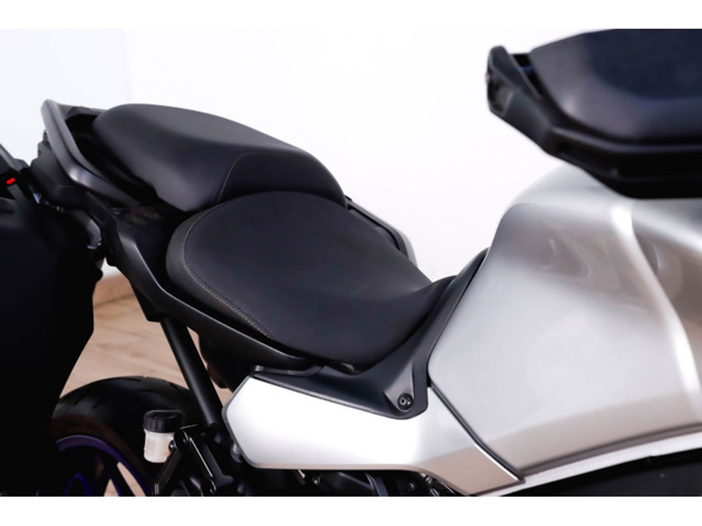 Yamaha Tracer 9 GT Gris Plata Motorcycle