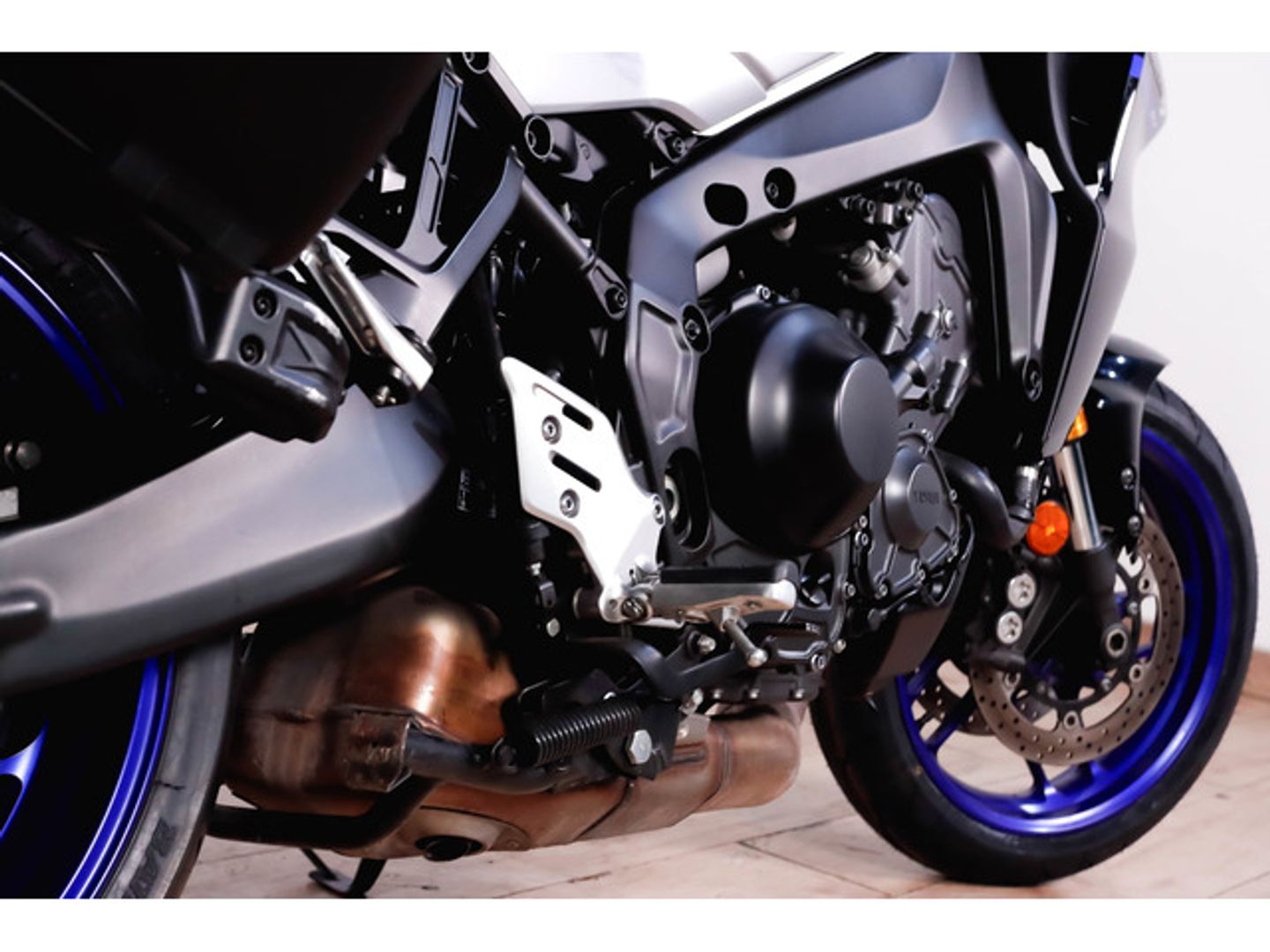 Yamaha Tracer 9 GT Gris Plata Motorcycle