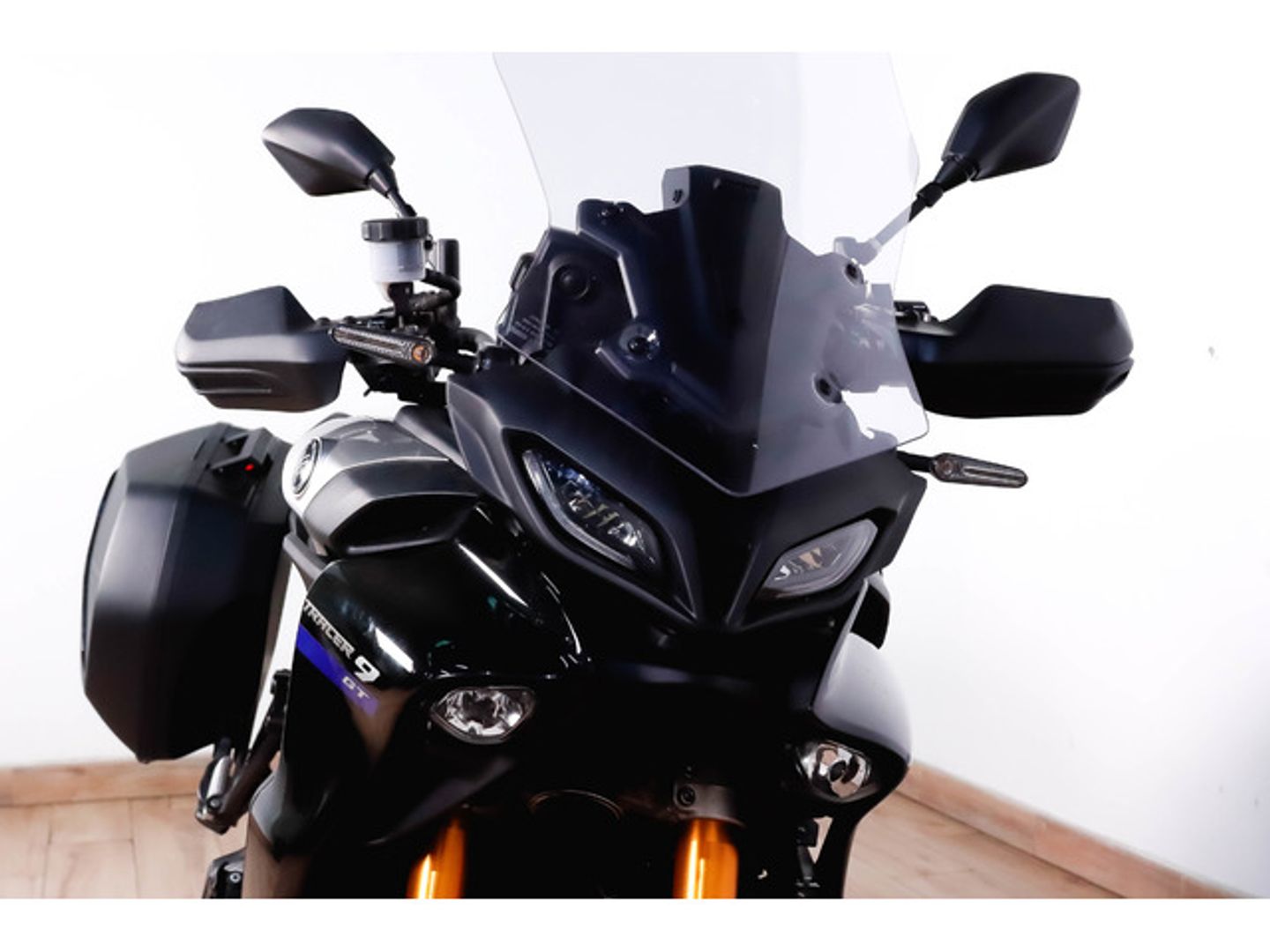 Yamaha Tracer 9 GT Gris Plata Motorcycle