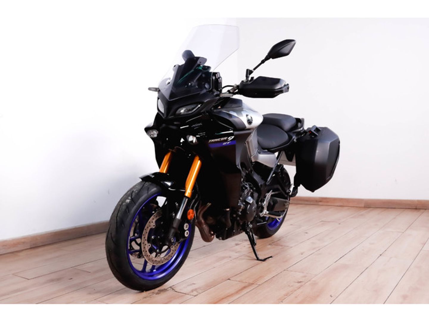 Yamaha Tracer 9 GT Gris Plata Motorcycle
