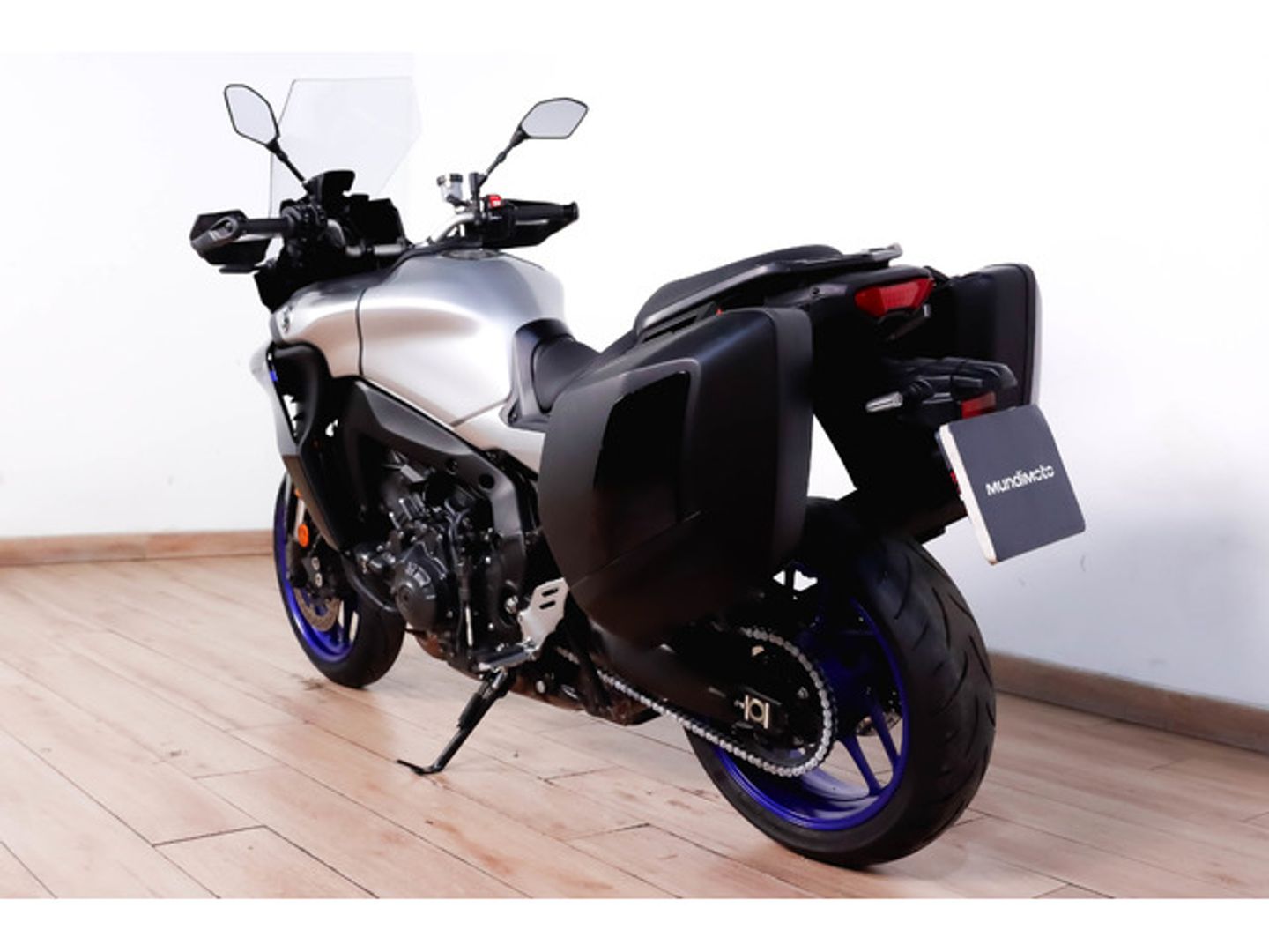 Yamaha Tracer 9 GT Gris Plata Motorcycle