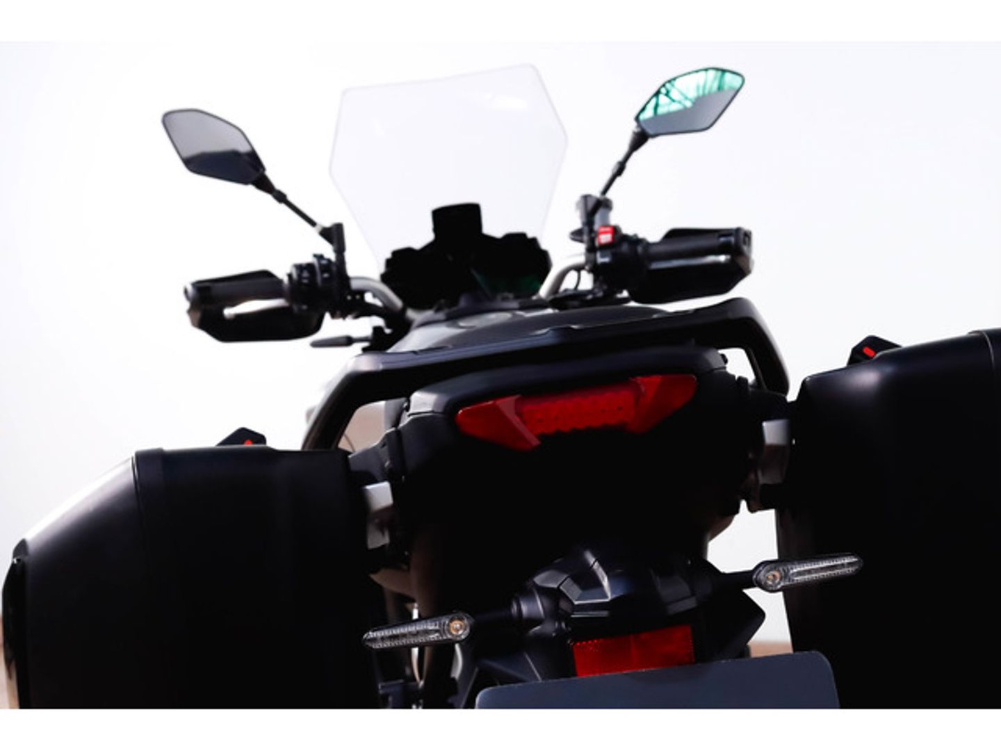 Yamaha Tracer 9 GT Gris Plata Motorcycle