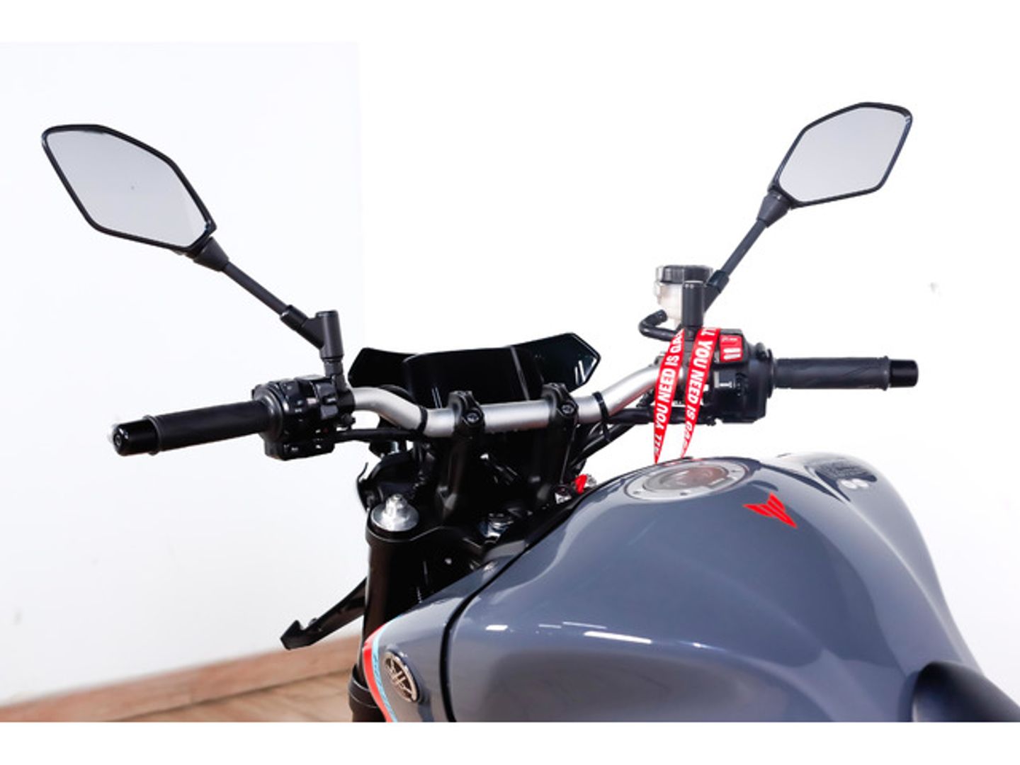 Yamaha MT -09 Gris Motorcycle