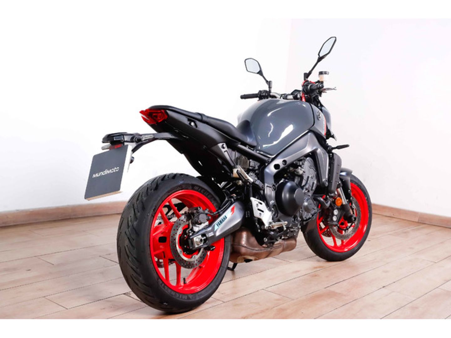 Yamaha MT -09 Gris Motorcycle