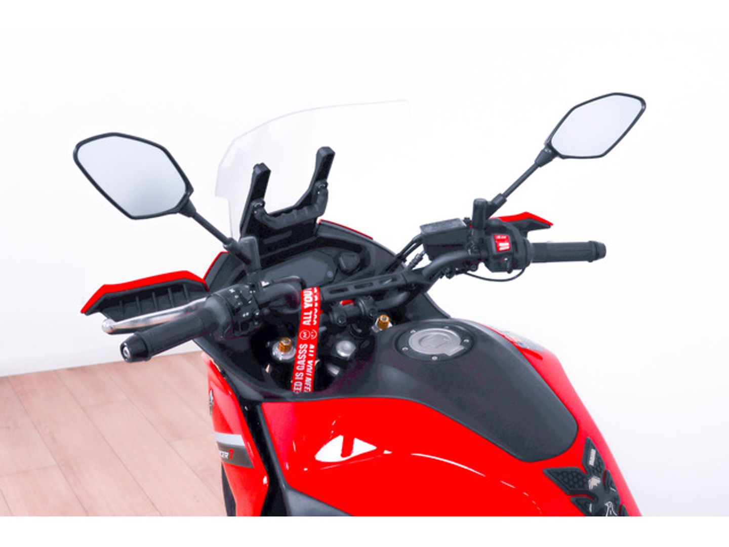 Yamaha TRACER 7 GT Rojo Motorcycle