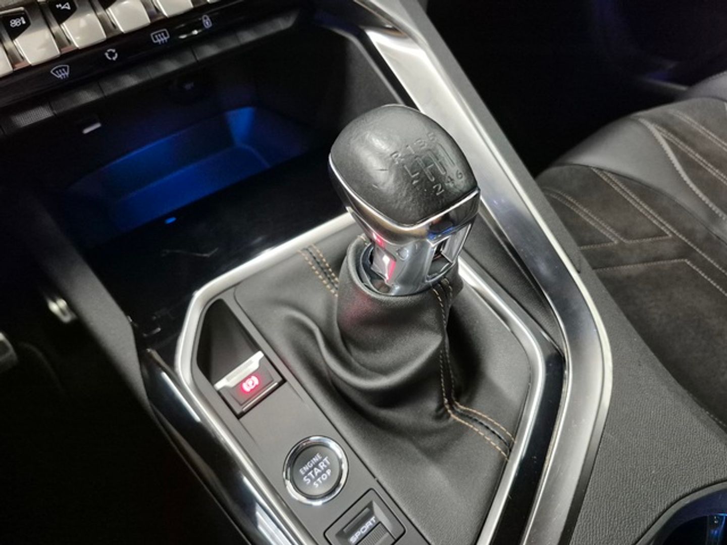 Peugeot 3008 BlueHDI 130 S&S Allure 96 kW (130 CV) Azul All Terrain / Pick-up