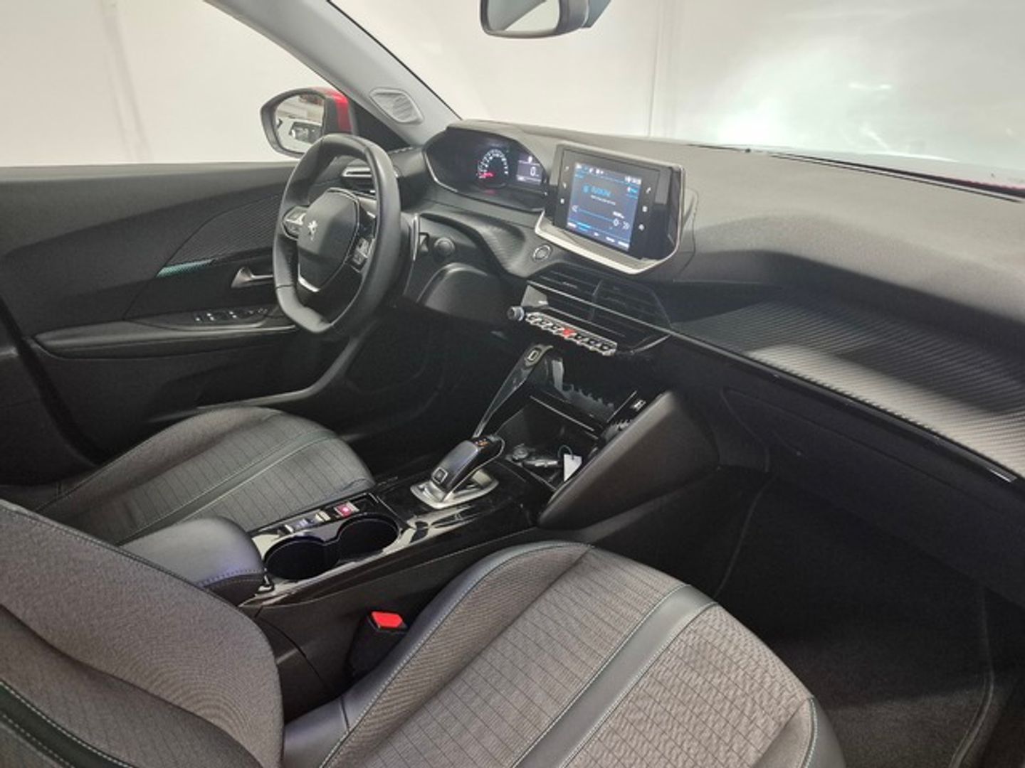 Peugeot 2008 BlueHDi 130 S&S Allure EAT8 96 kW (130 CV) Rojo All Terrain / Pick-up