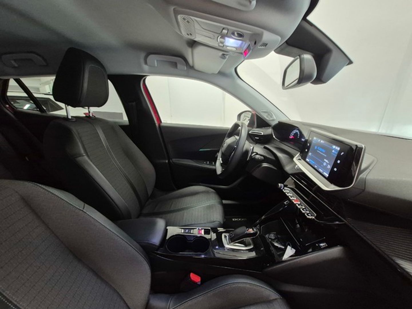 Peugeot 2008 BlueHDi 130 S&S Allure EAT8 96 kW (130 CV) Rojo All Terrain / Pick-up
