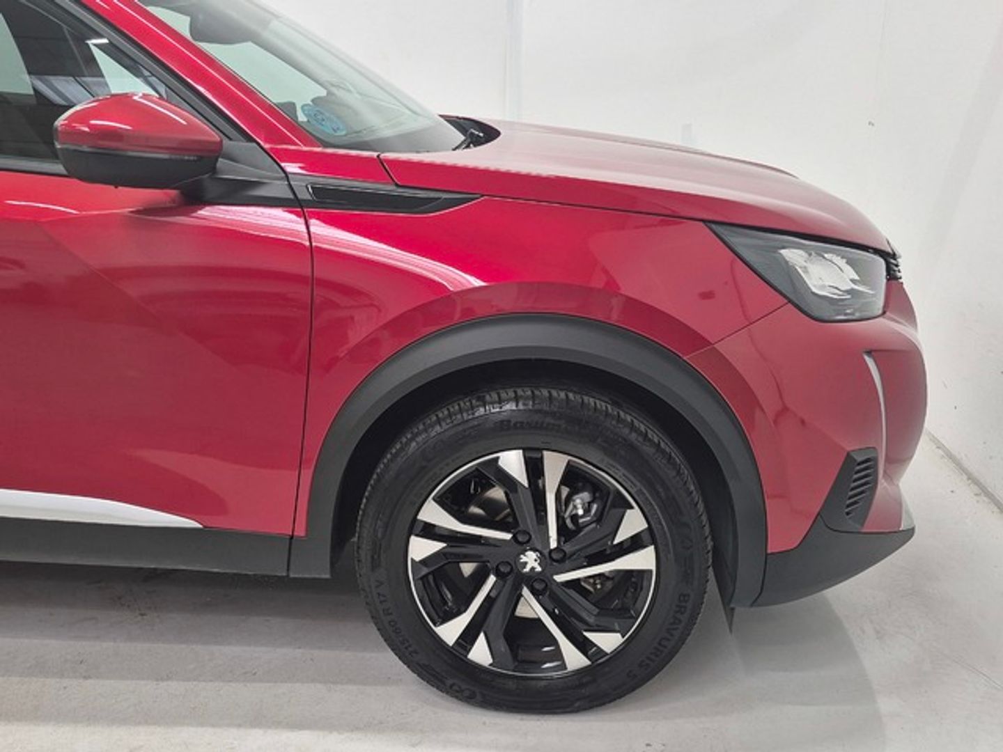 Peugeot 2008 BlueHDi 130 S&S Allure EAT8 96 kW (130 CV) Rojo All Terrain / Pick-up