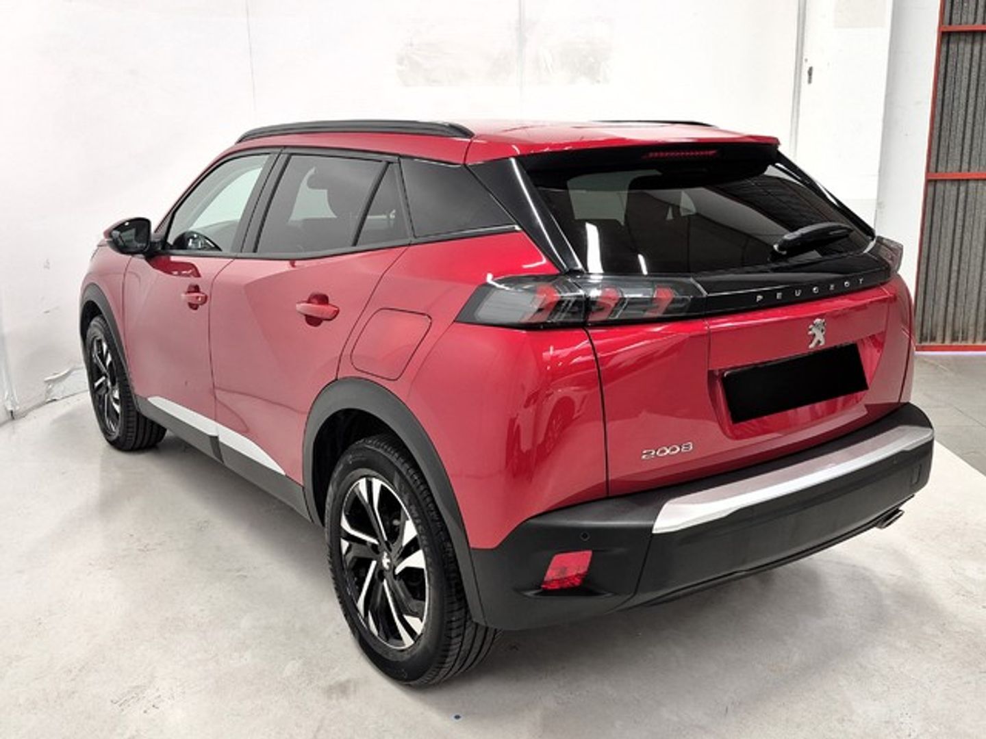 Peugeot 2008 BlueHDi 130 S&S Allure EAT8 96 kW (130 CV) Rojo All Terrain / Pick-up