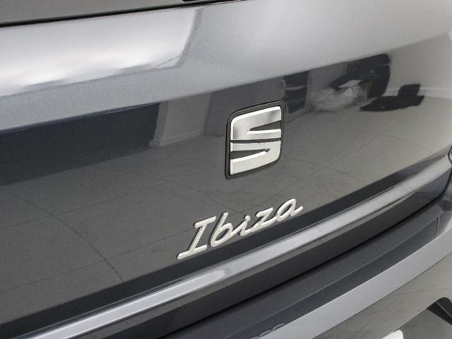 SEAT Ibiza 1.0 TSI Special Edition 85 kW (115 CV) Gris Sedan