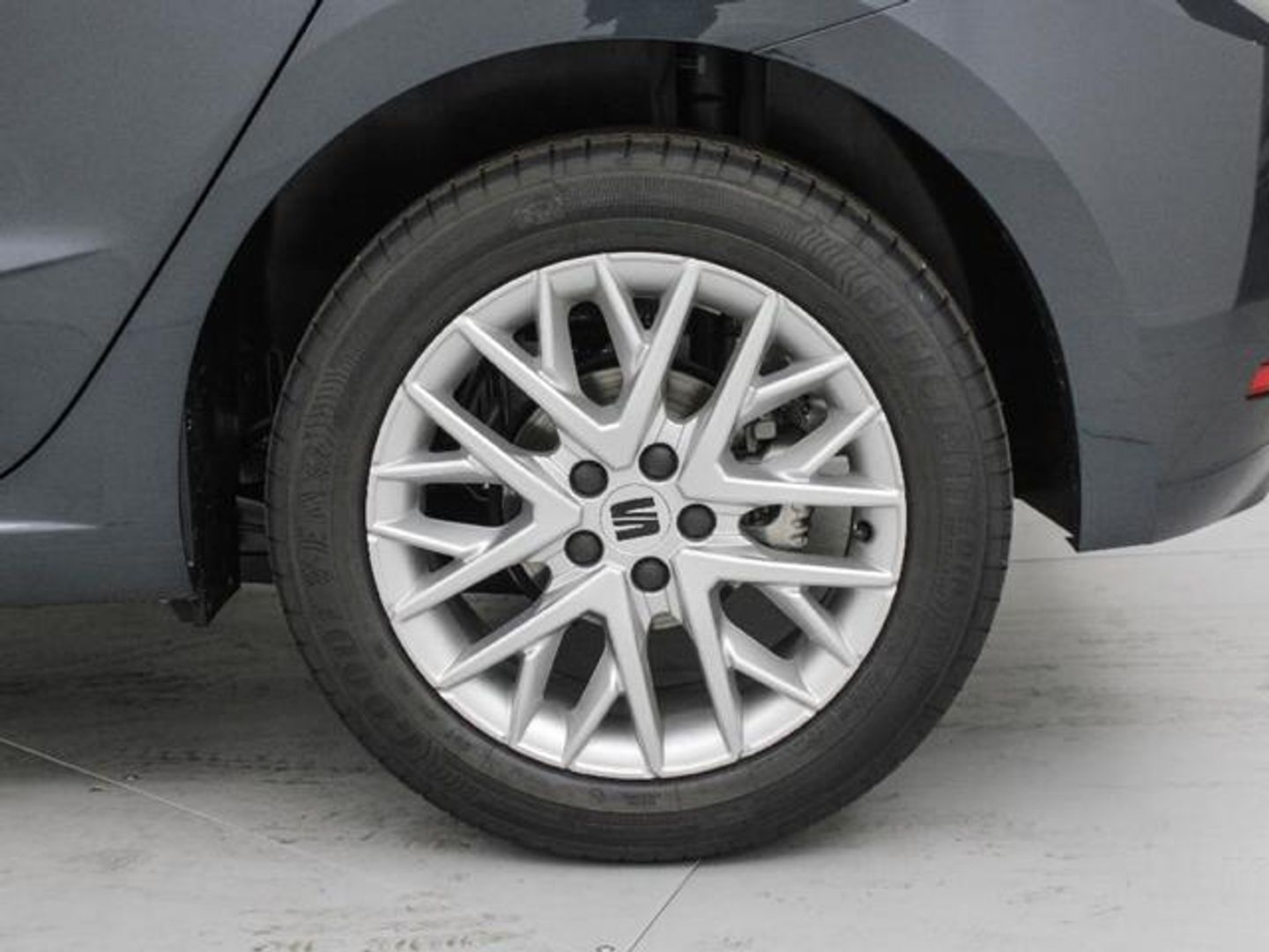 SEAT Ibiza 1.0 TSI Special Edition 85 kW (115 CV) Gris Sedan