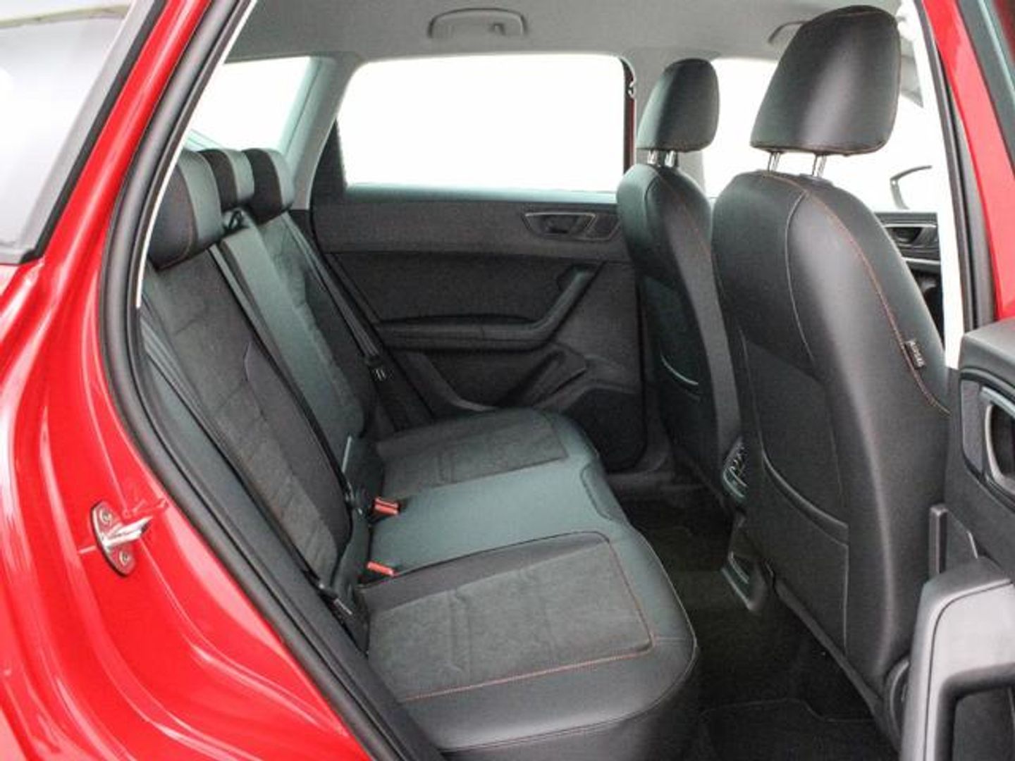 SEAT Ateca 1.5 TSI S&S FR Special Edition DSG 110 kW (150 CV) Rojo All Terrain / Pick-up