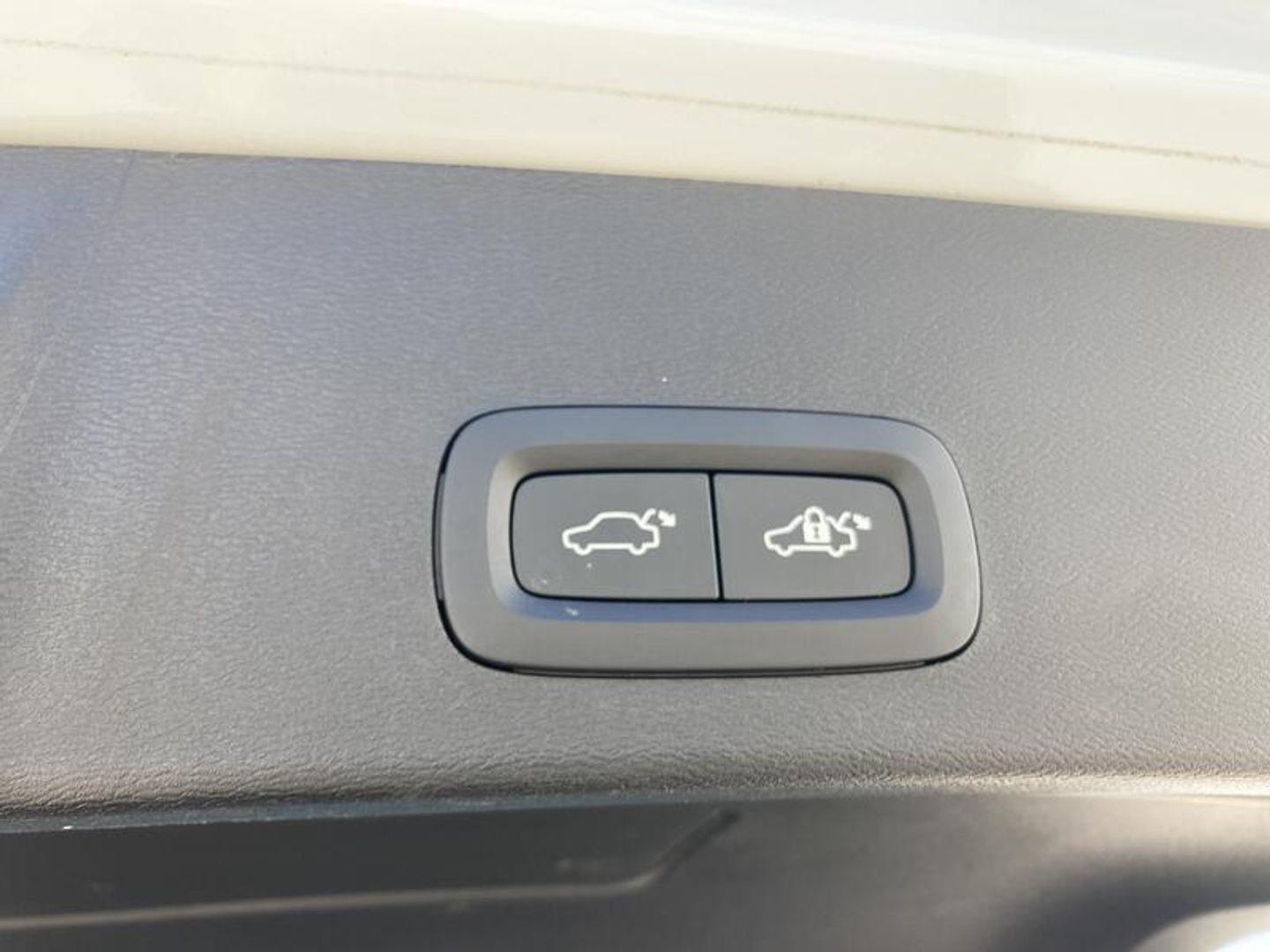 Volvo XC40 T4 Recharge PHEV Core Auto 155 kW (211 CV) Blanco SUV