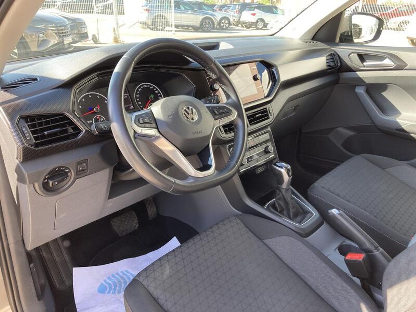 Volkswagen T-Cross Advance 1.0 TSI 85 kW (115 CV) DSG Gris SUV