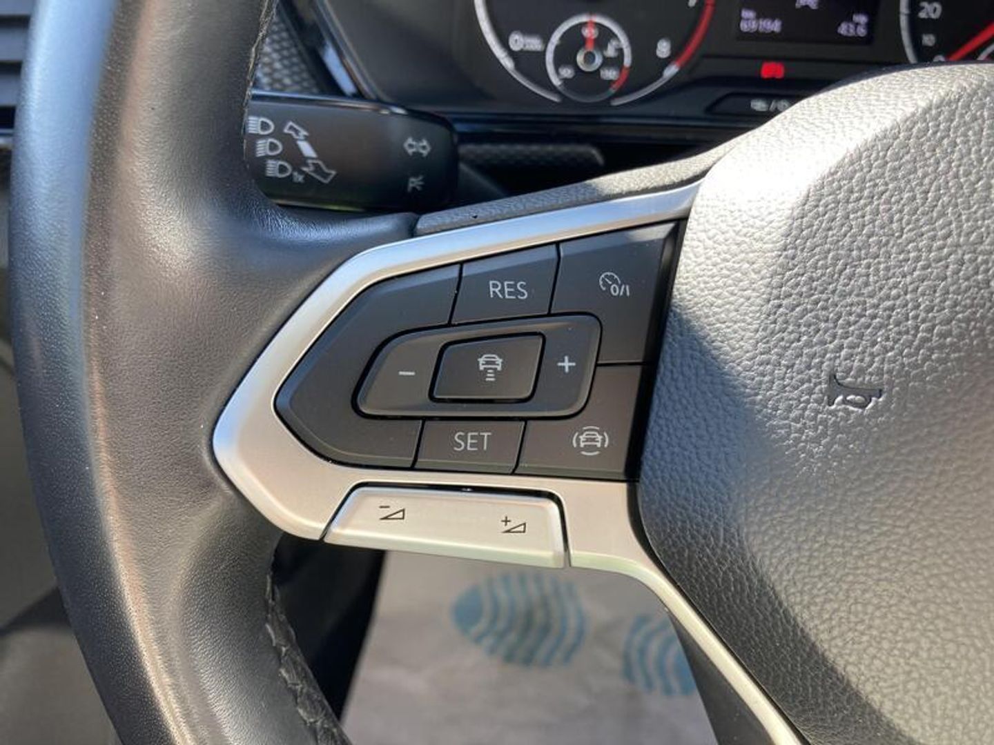 Volkswagen T-Cross Advance 1.0 TSI 85 kW (115 CV) DSG Gris SUV
