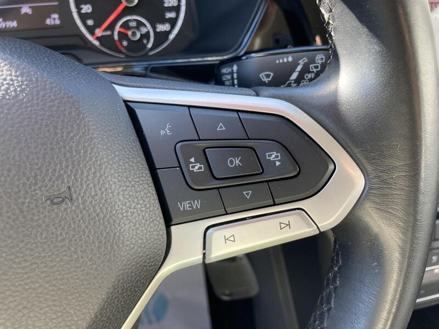 Volkswagen T-Cross Advance 1.0 TSI 85 kW (115 CV) DSG Gris SUV