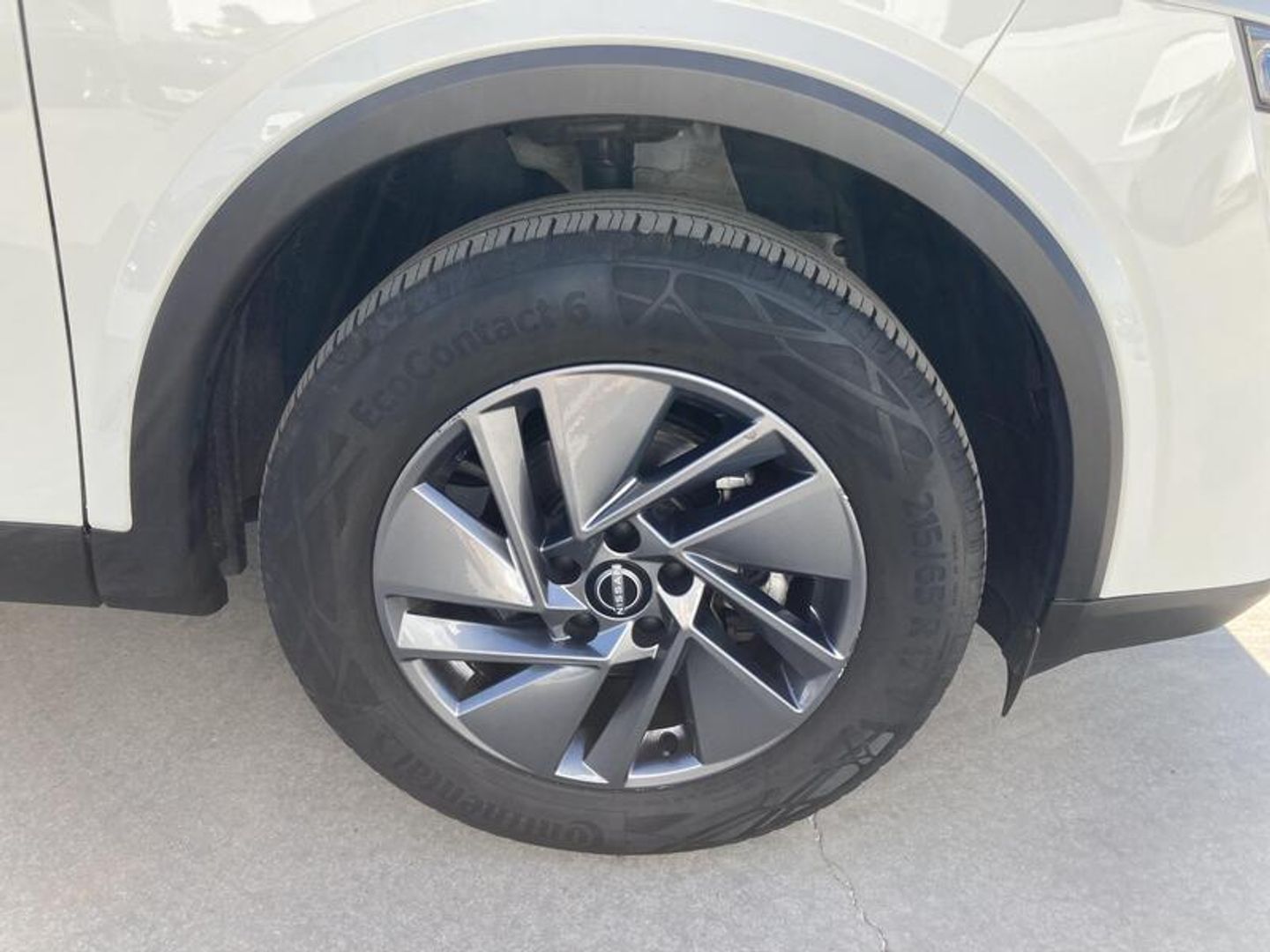 Nissan Qashqai DIG-T 140 mHEV Acenta 4x2 103 kW (140 CV) Blanco SUV